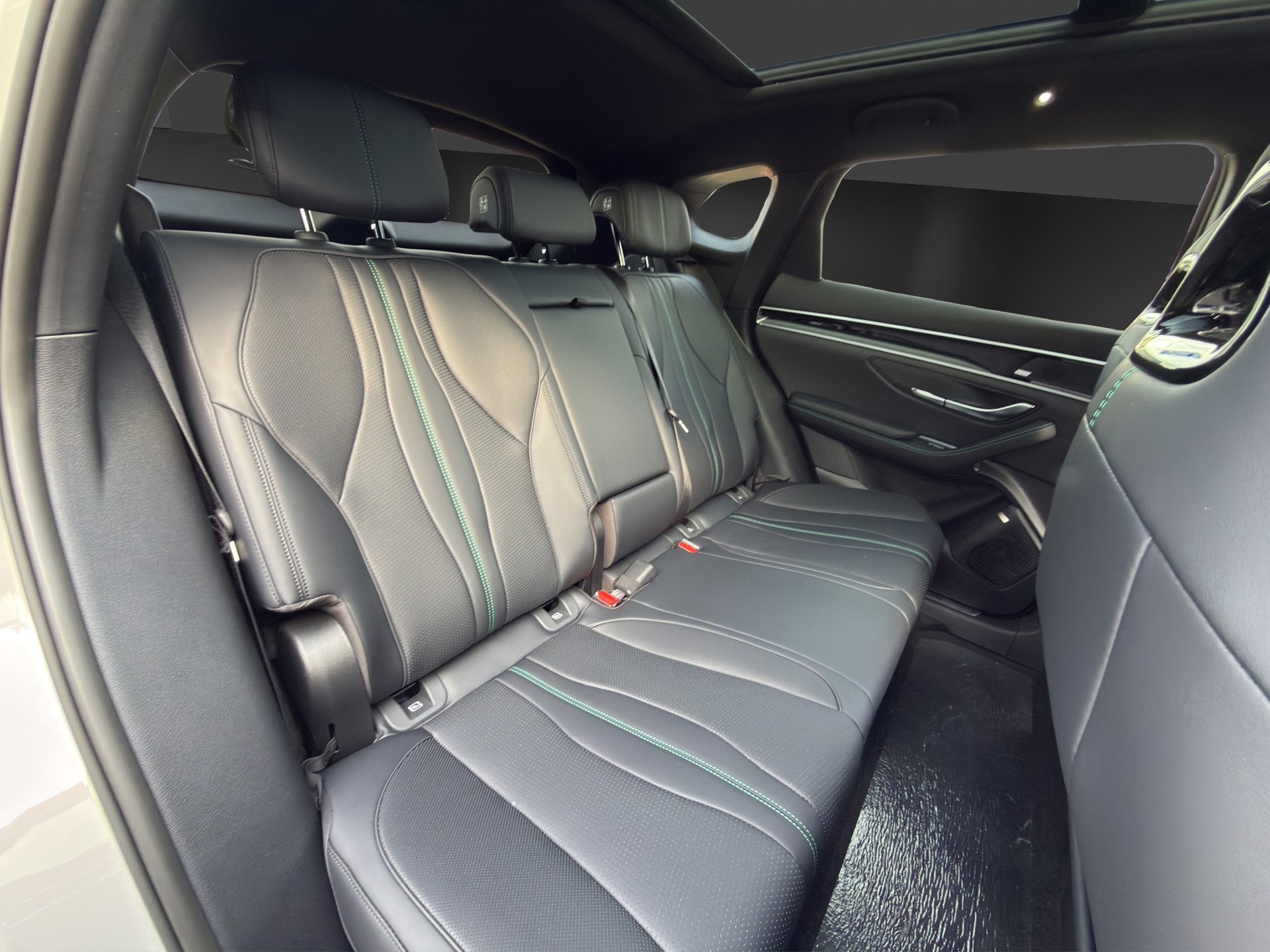 BYD Seal U DM-i Design AWD-image-17