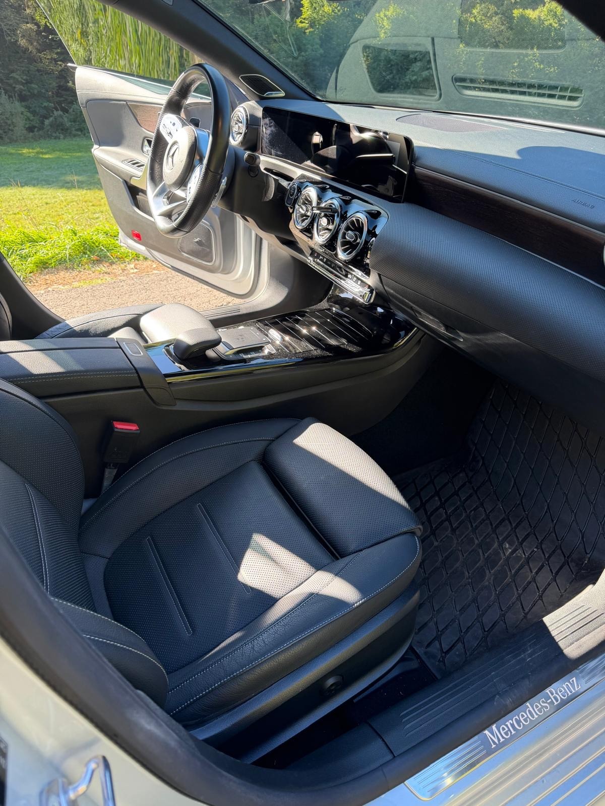 MERCEDES-BENZ CLA 250 e AMG Line-image-2