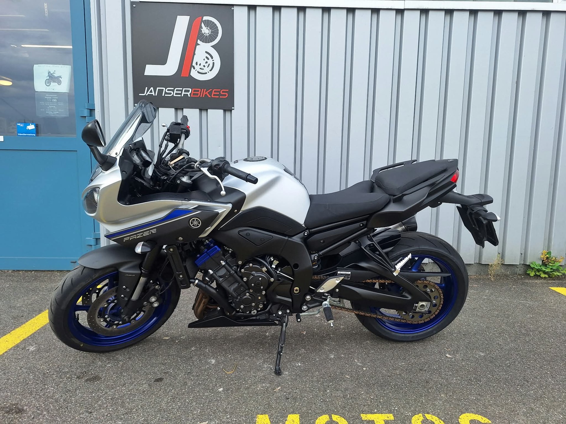 YAMAHA Fazer 8 ABS-image-1