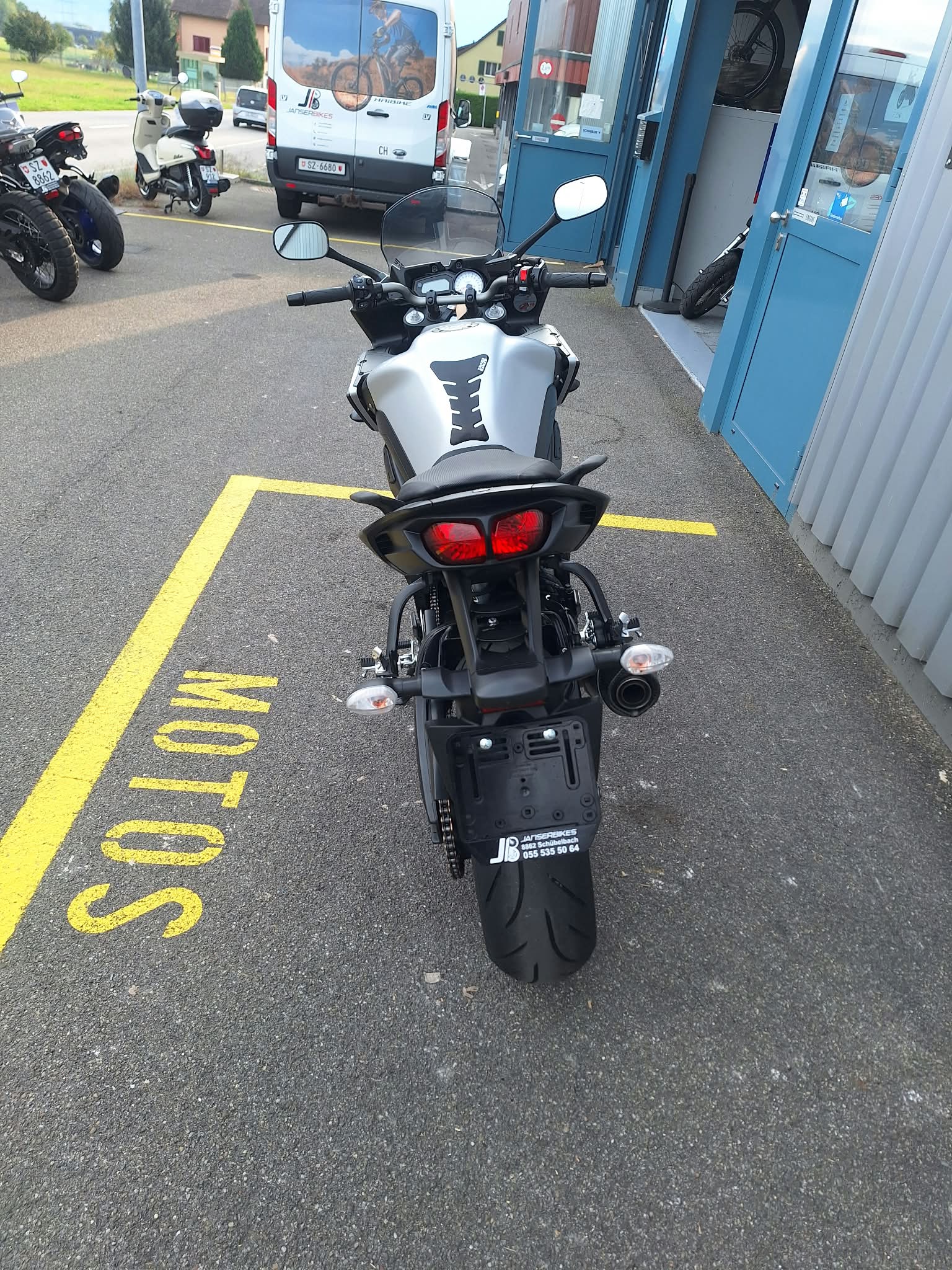 YAMAHA Fazer 8 ABS-image-3