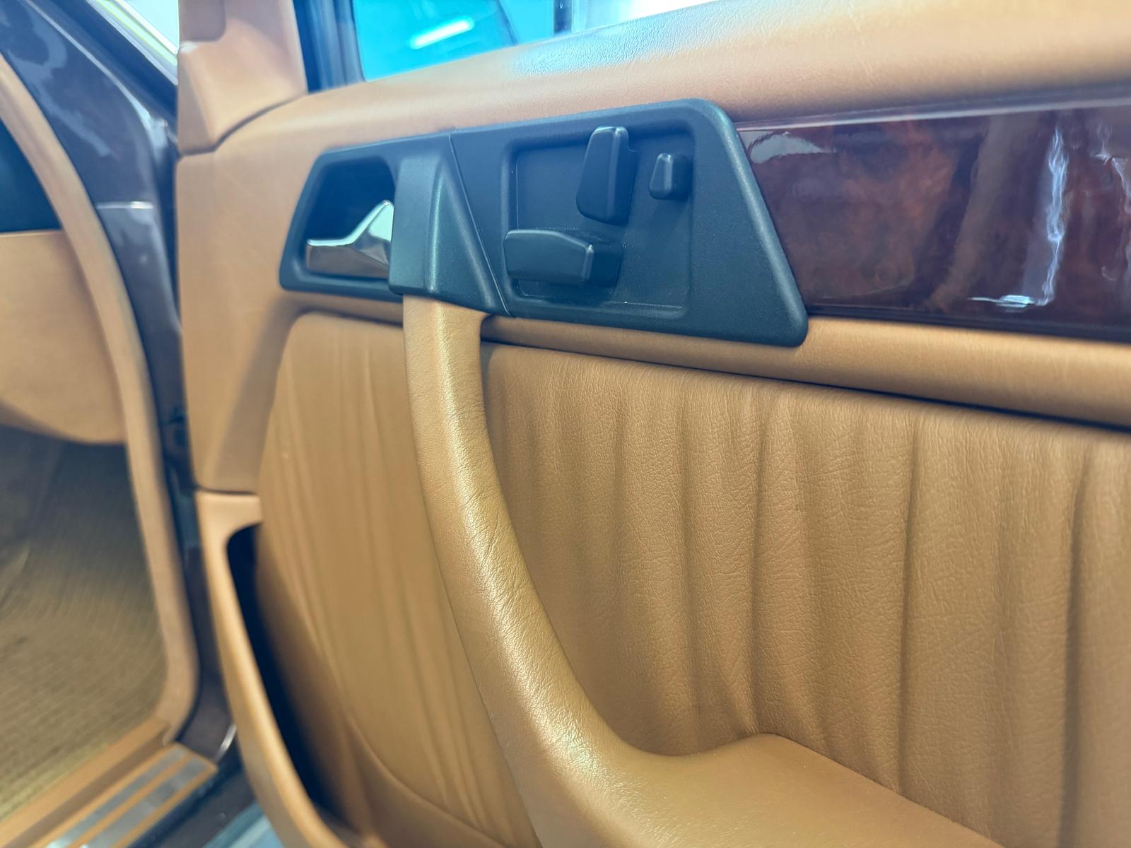 MERCEDES-BENZ 300 E 4matic-image-17