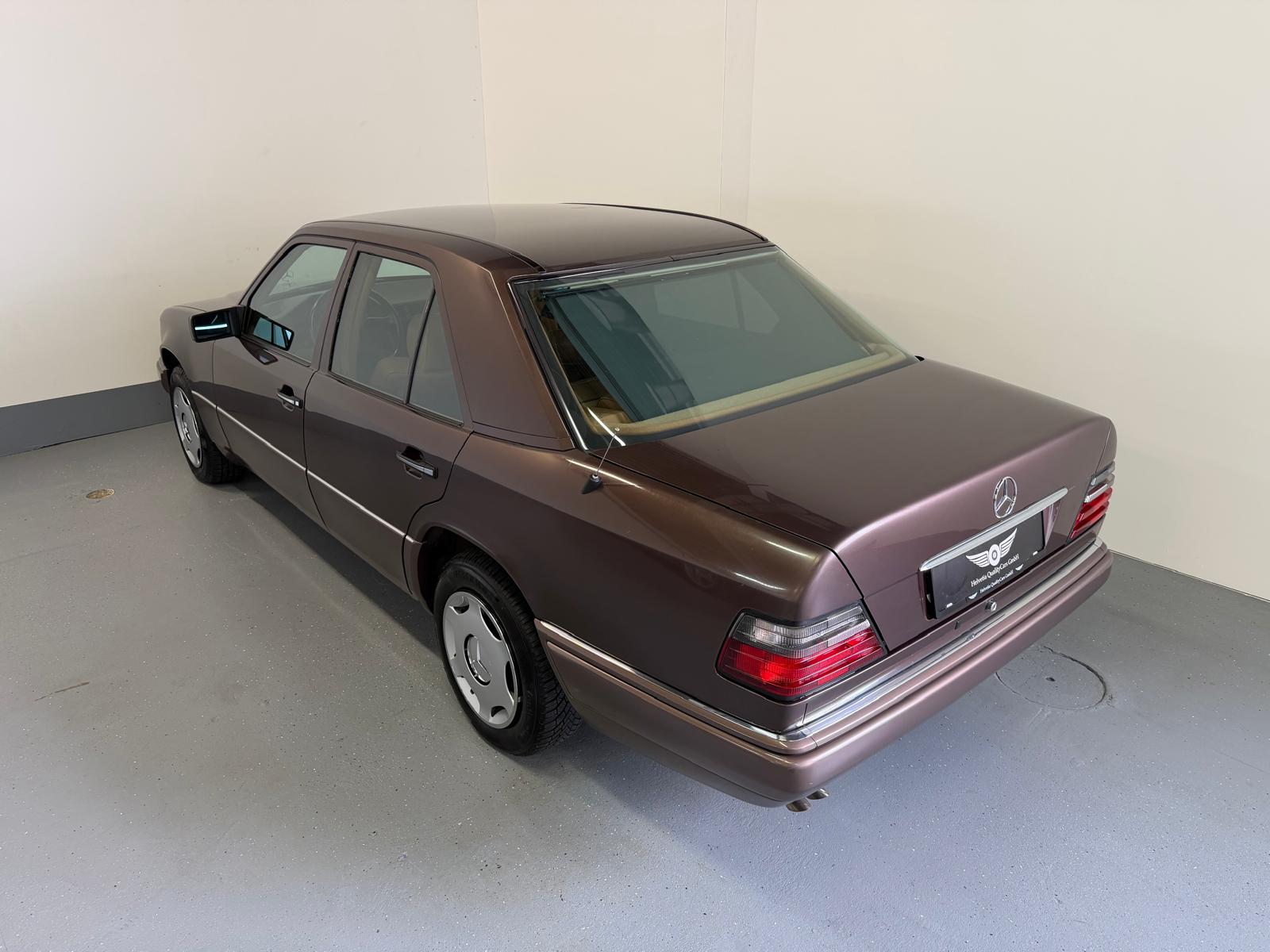 MERCEDES-BENZ 300 E 4matic-image-7