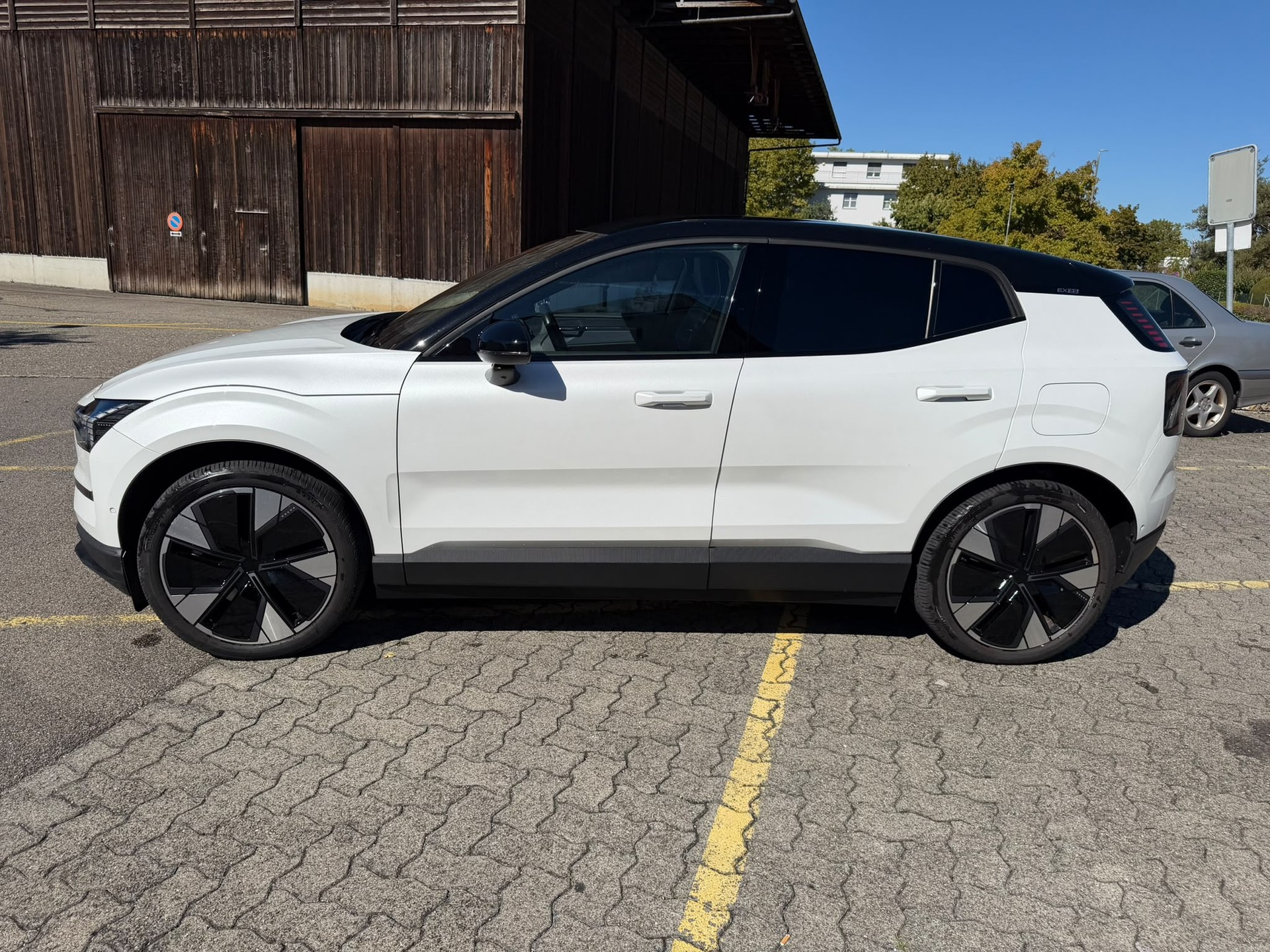VOLVO E60 Twin Ultra Performance AWD-image-1