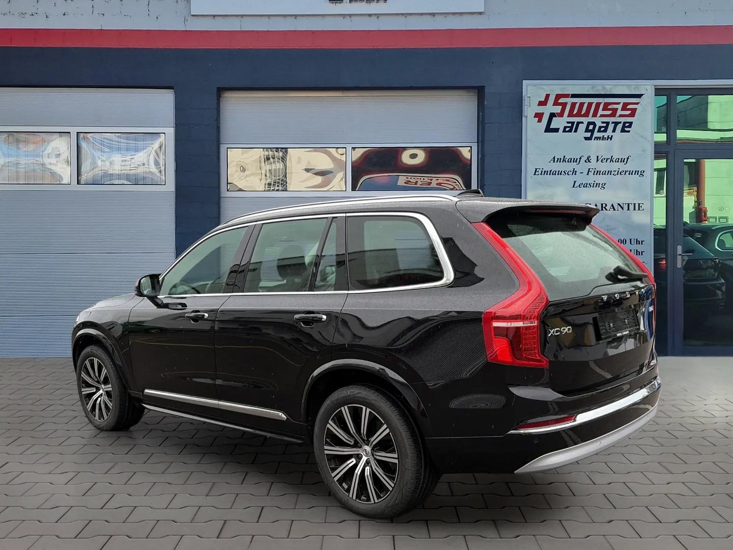 VOLVO XC90 B6 Benzin Mild Hybrid AWD Inscription Geartronic mit AHK + Panoramadach mit Werksgarantie & Gratisservice-image-5