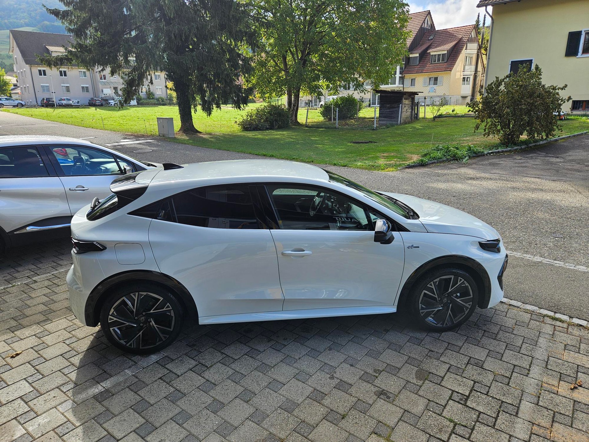 RENAULT Clio 1.8 E-Tech Esprit Alpine-image-11