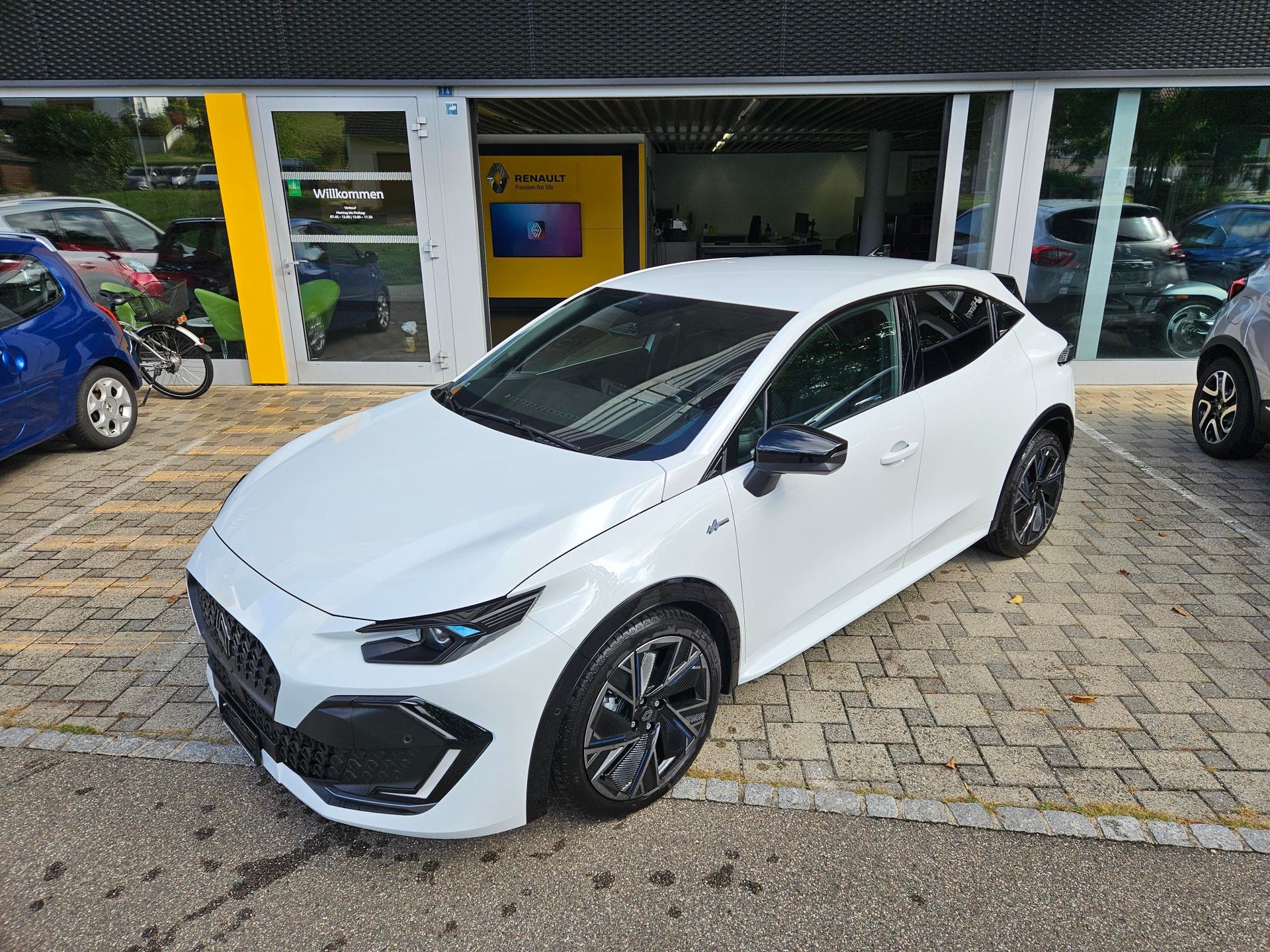 RENAULT Clio 1.8 E-Tech Esprit Alpine-image-3