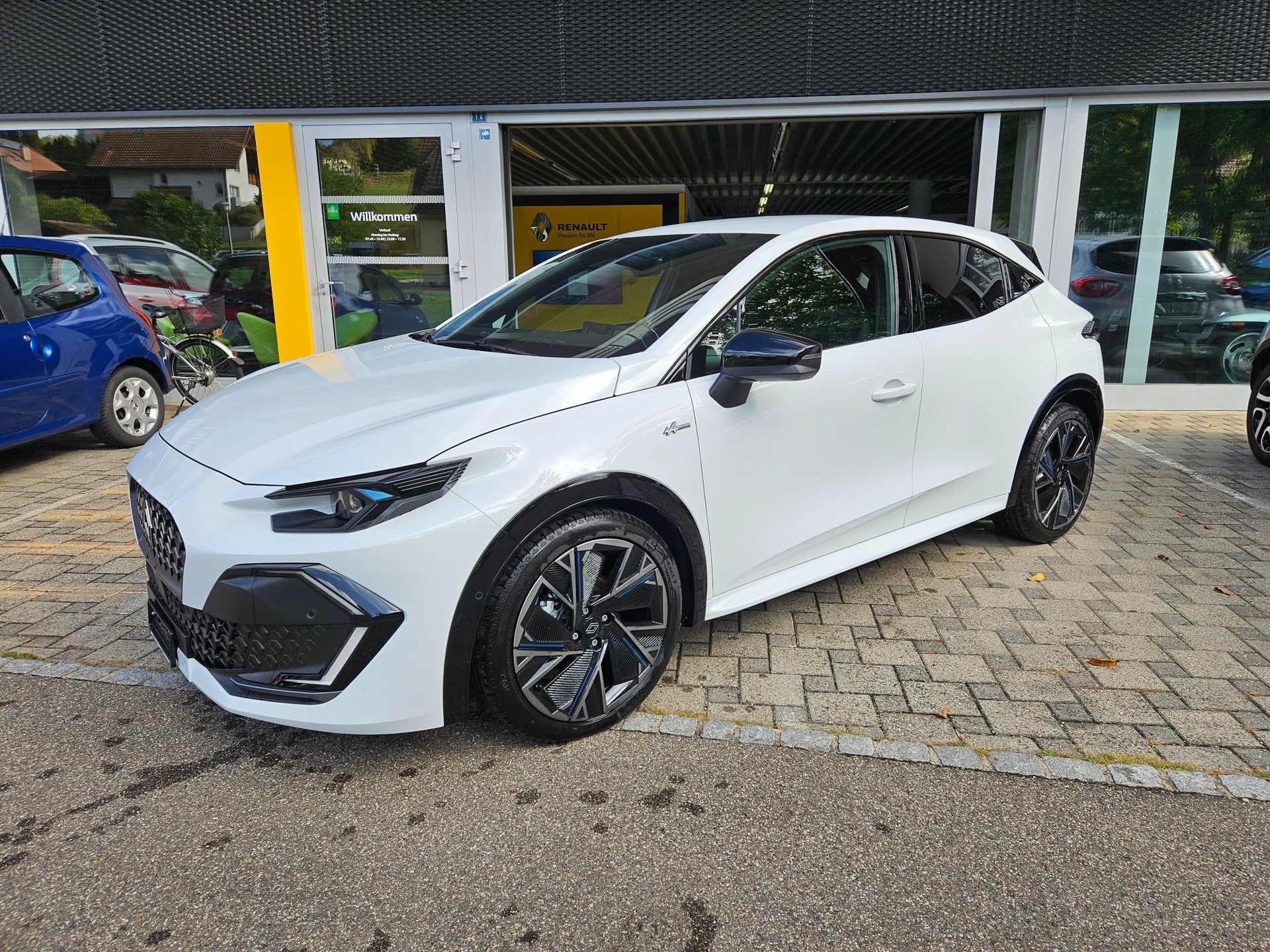RENAULT Clio 1.8 E-Tech Esprit Alpine-image-1