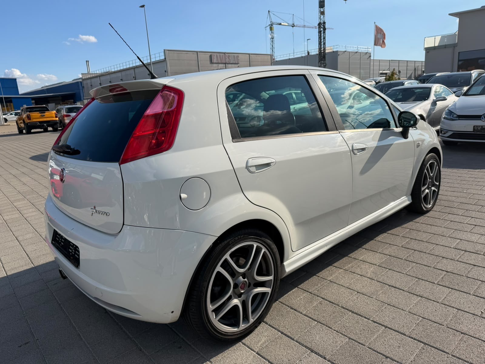 FIAT Punto 1.4 16V Turbo Sport-image-2
