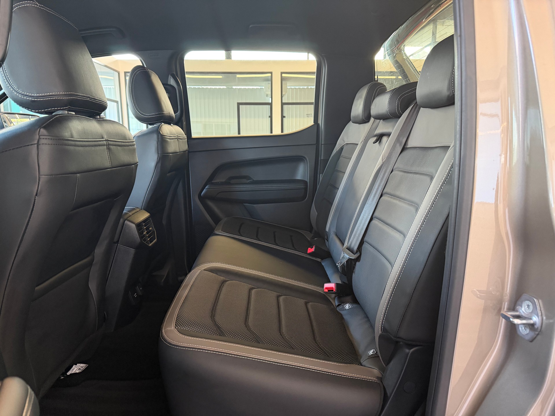 VW Amarok 3.0TDI Style Winter 1 240 PS 4X4 ( AHK 3500 KG )-image-9