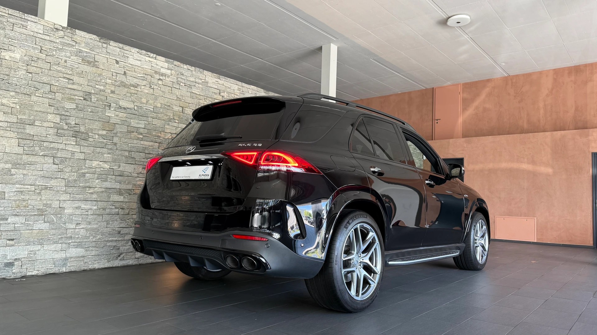 MERCEDES-BENZ GLE 53 AMG 4Matic+ 9G-Speedshift-showroom-element-2