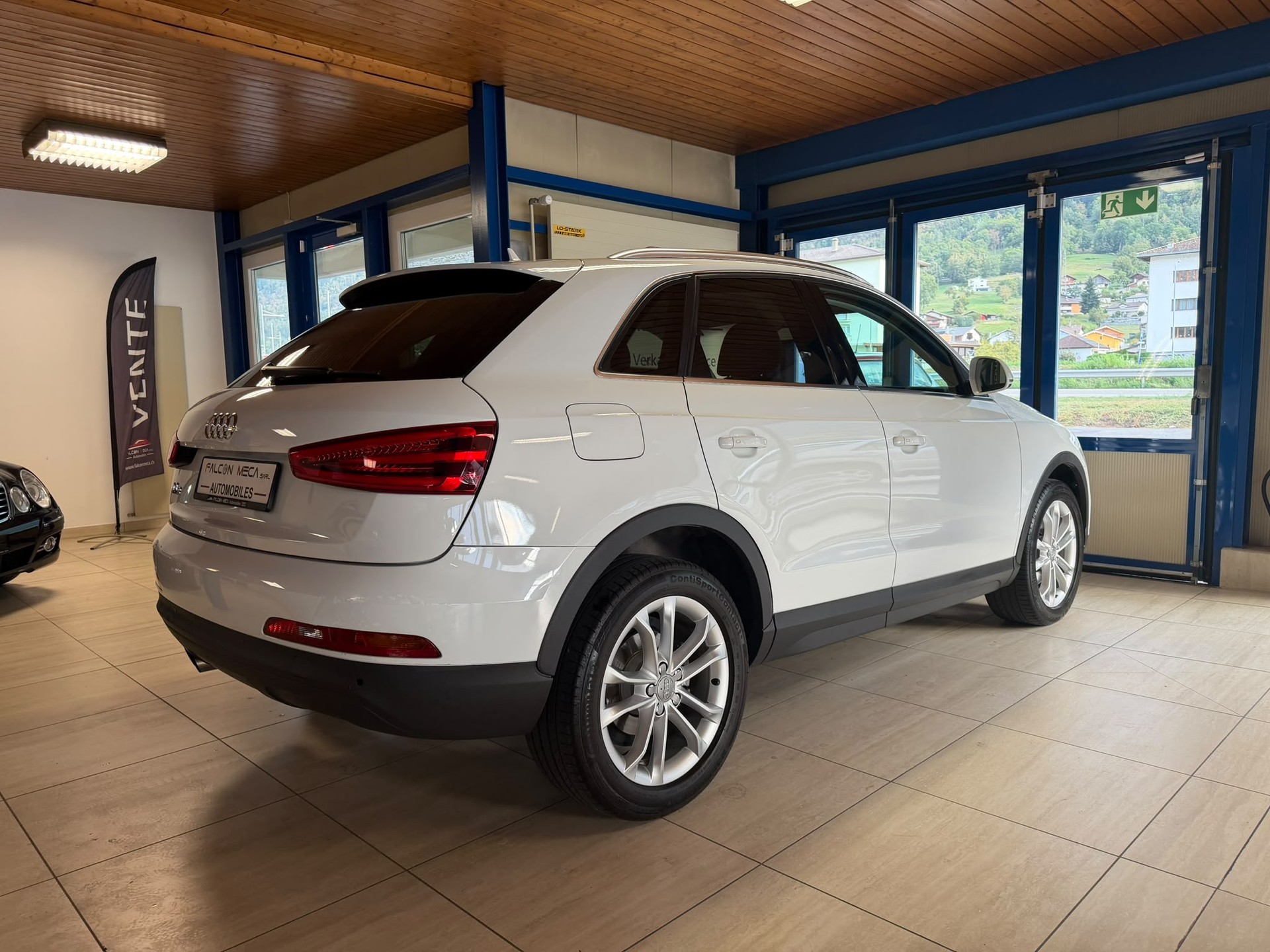 AUDI Q3 2.0 TFSI quattro S-tronic-image-13