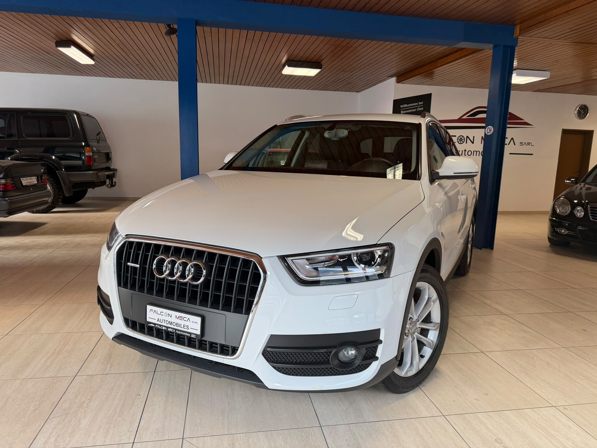 AUDI Q3 2.0 TFSI quattro S-tronic-image-3