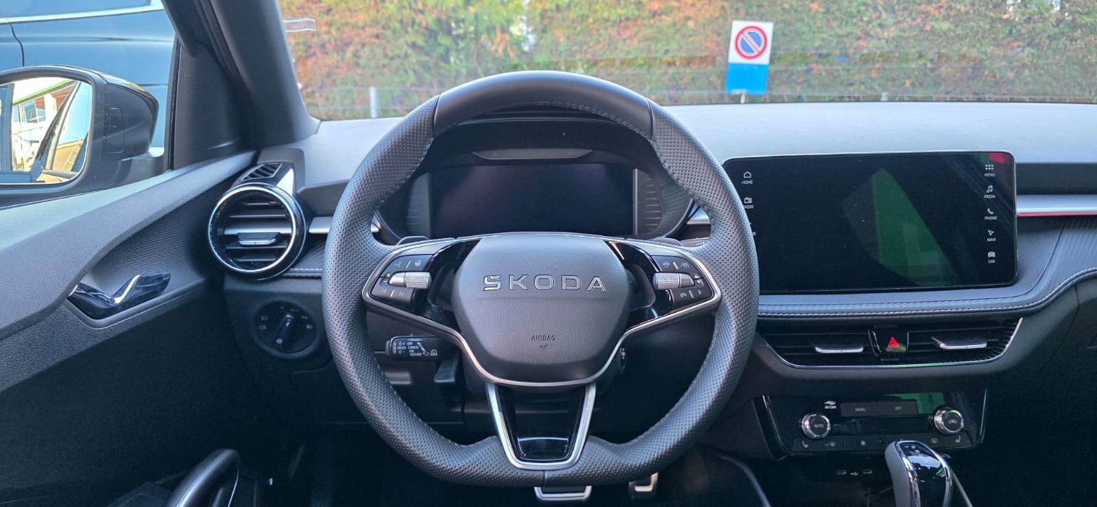 SKODA Fabia 1.5 TSI 130 DSG-image-14