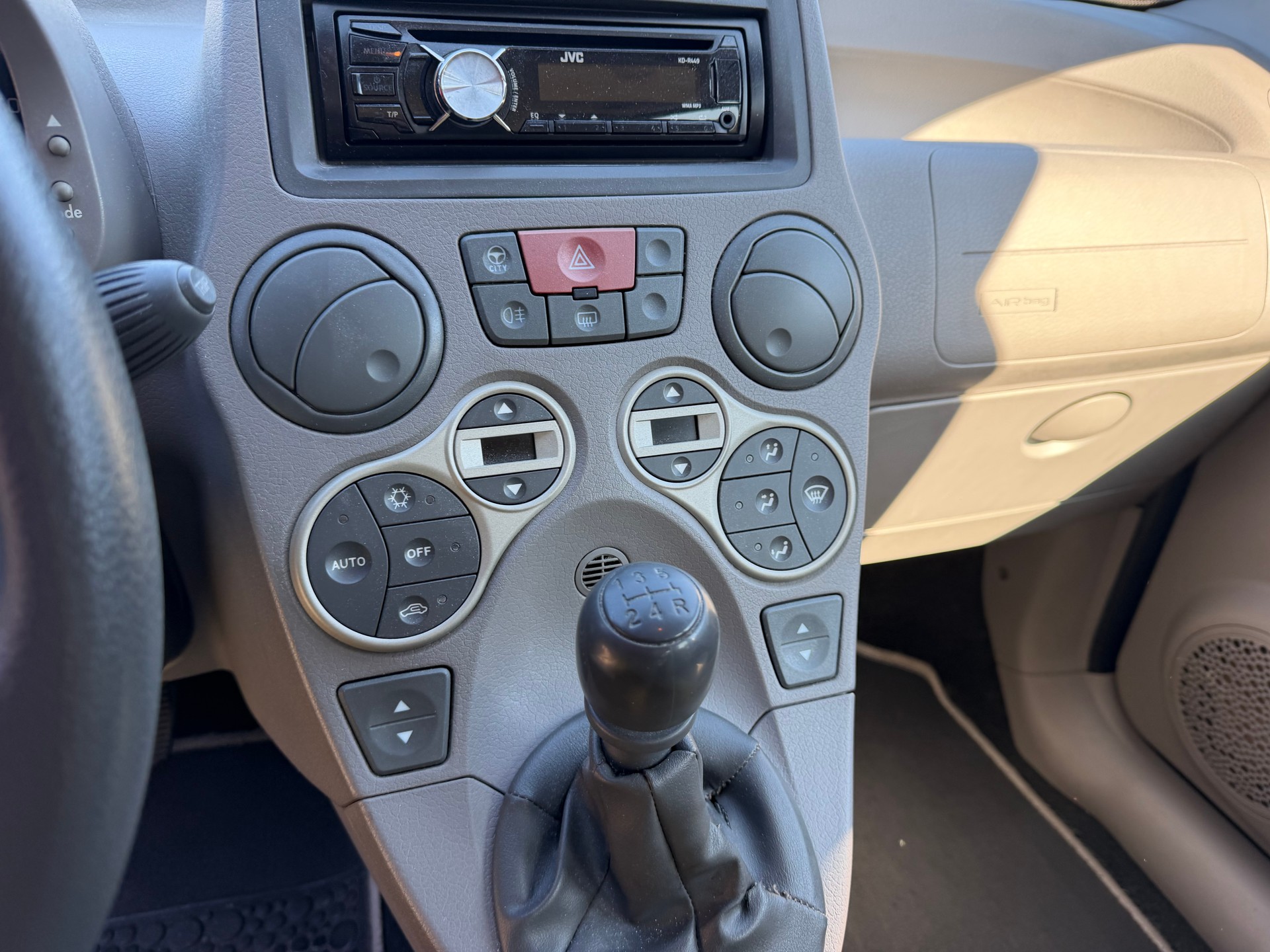 FIAT Panda 1.2 Emotion-image-4