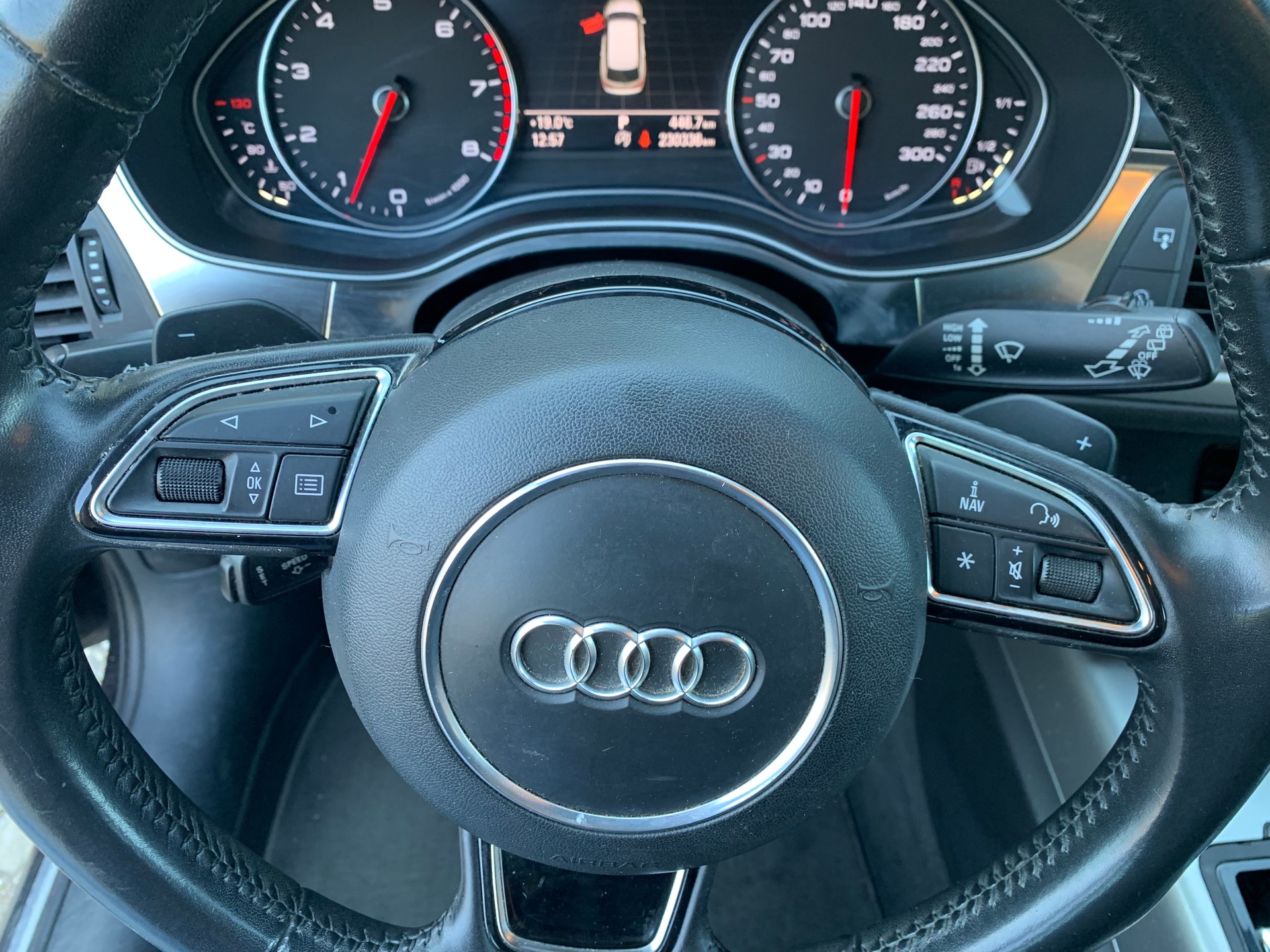 AUDI A6 Avant 3.0 TFSI V6 quattro S-tronic-image-9
