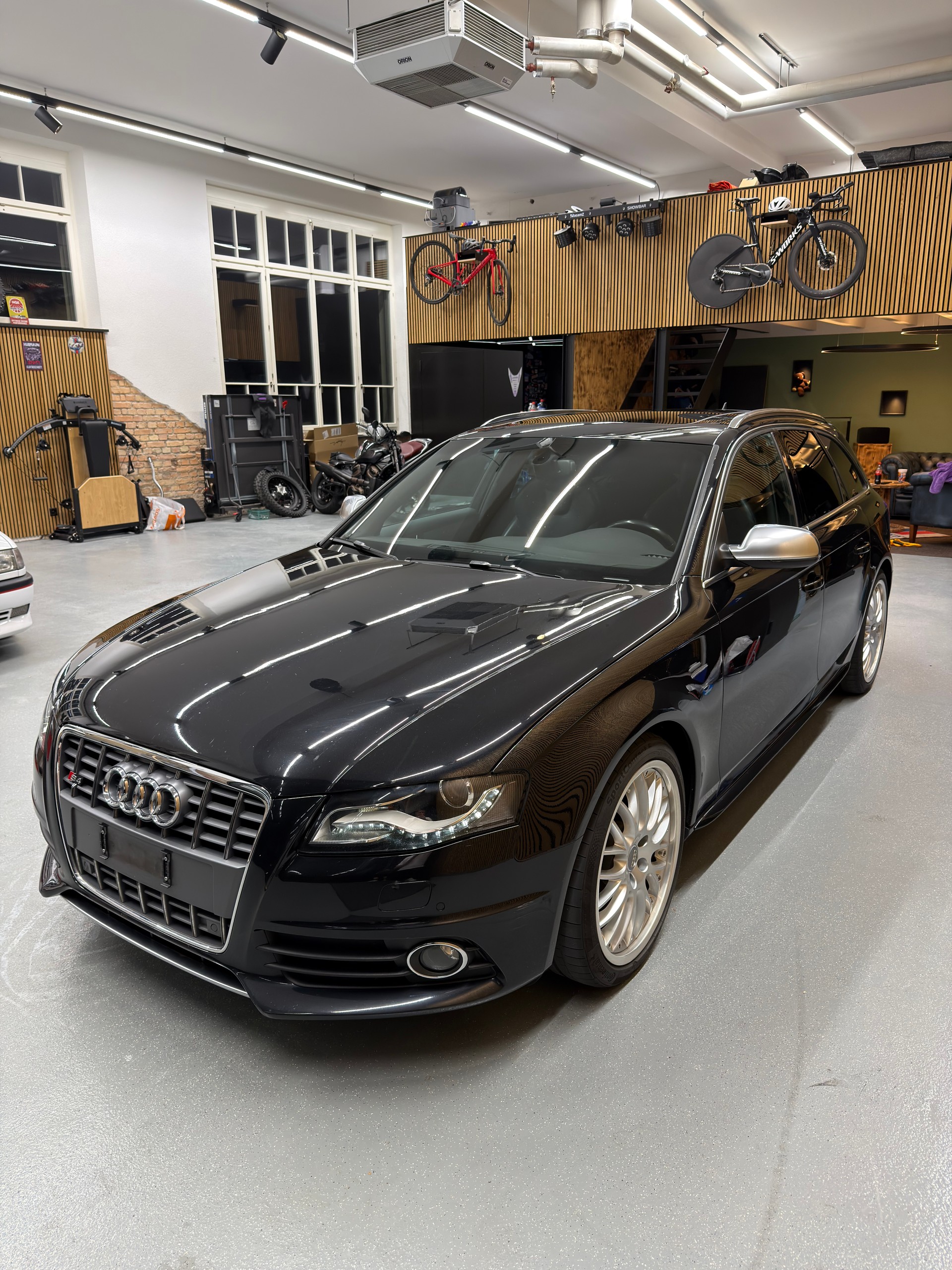 AUDI 3.0 V6 TFSI quattro S-Tronic-image-4