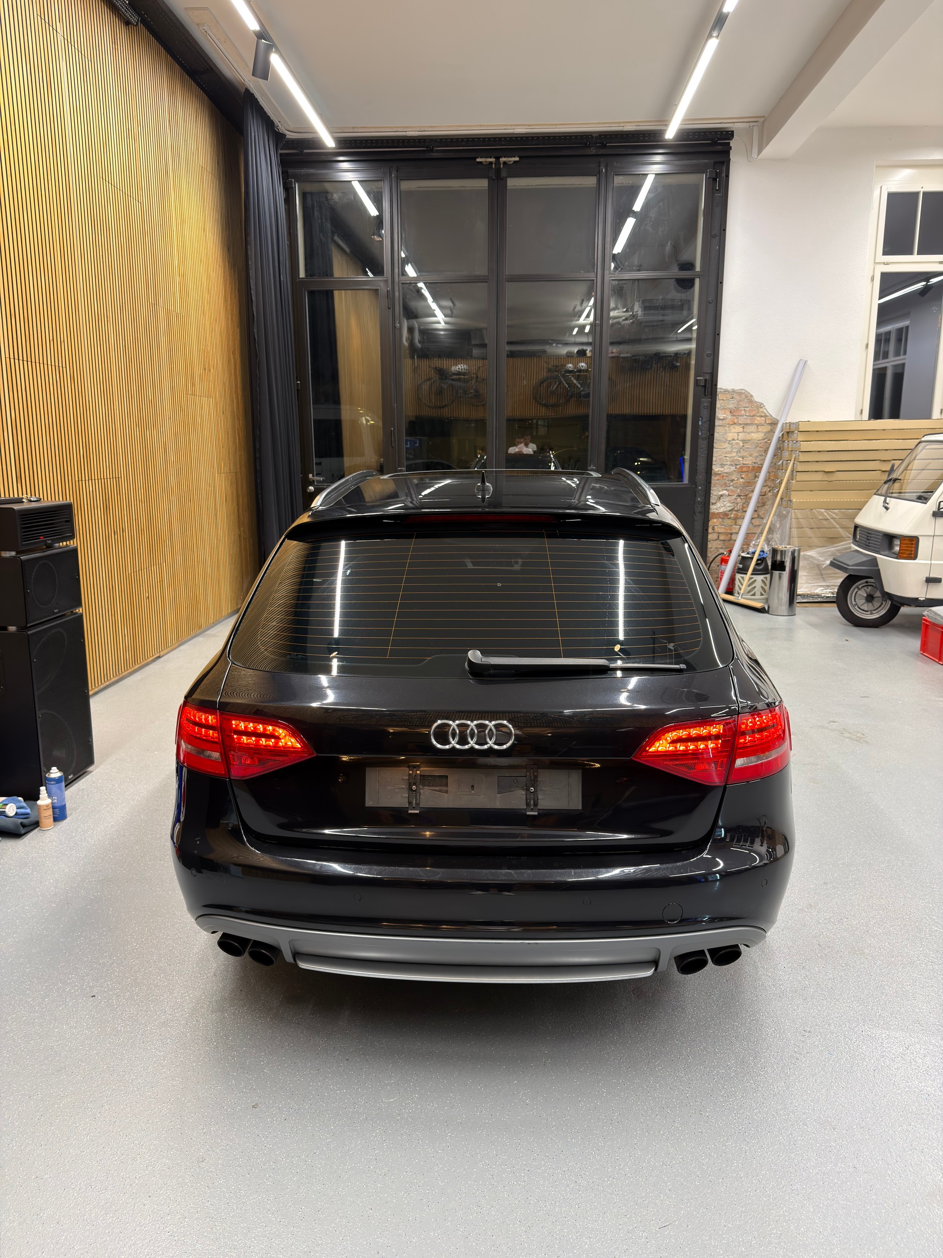 AUDI 3.0 V6 TFSI quattro S-Tronic-image-3