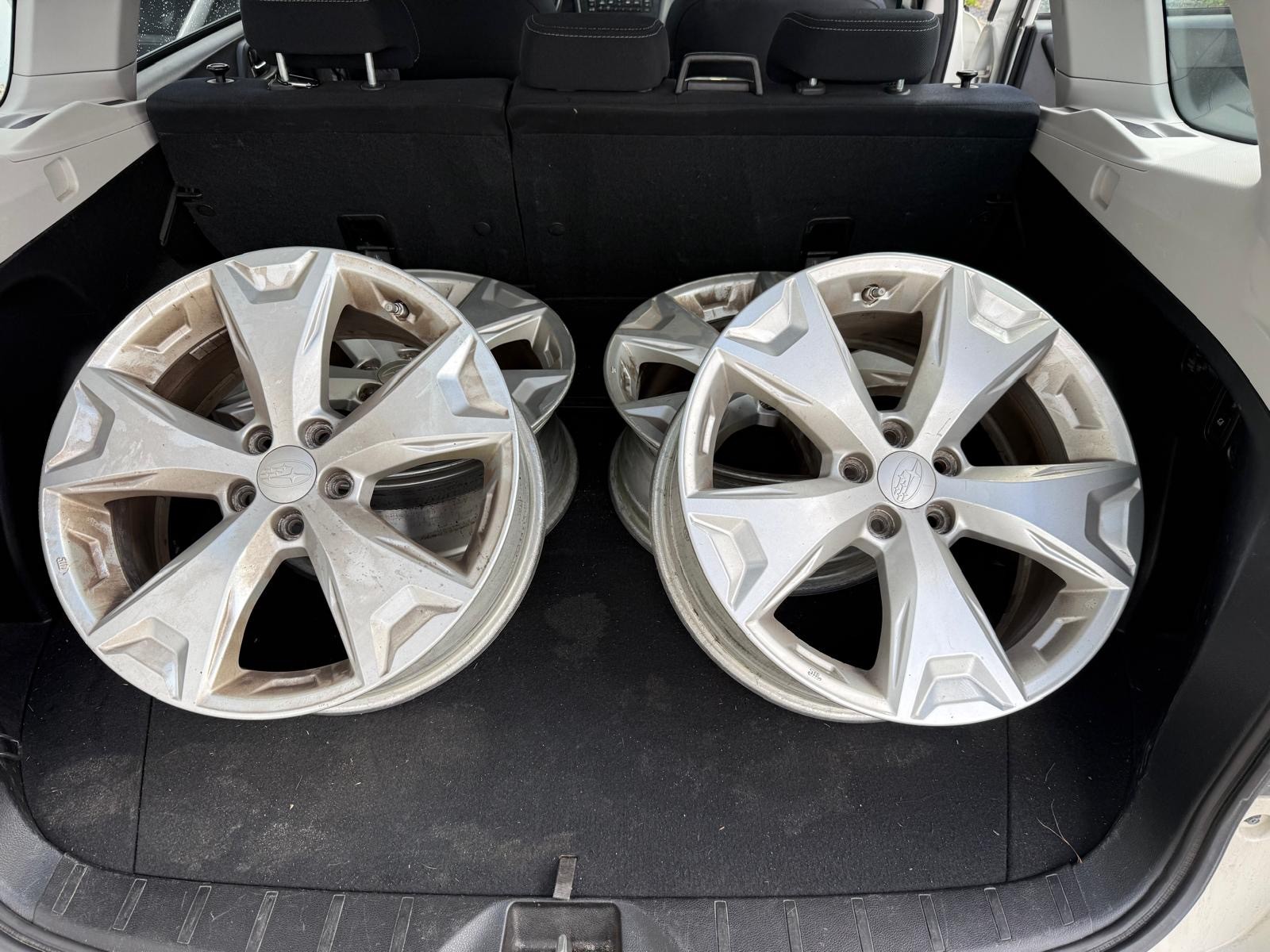 SUBARU Forester 2.0D Luxury-image-11