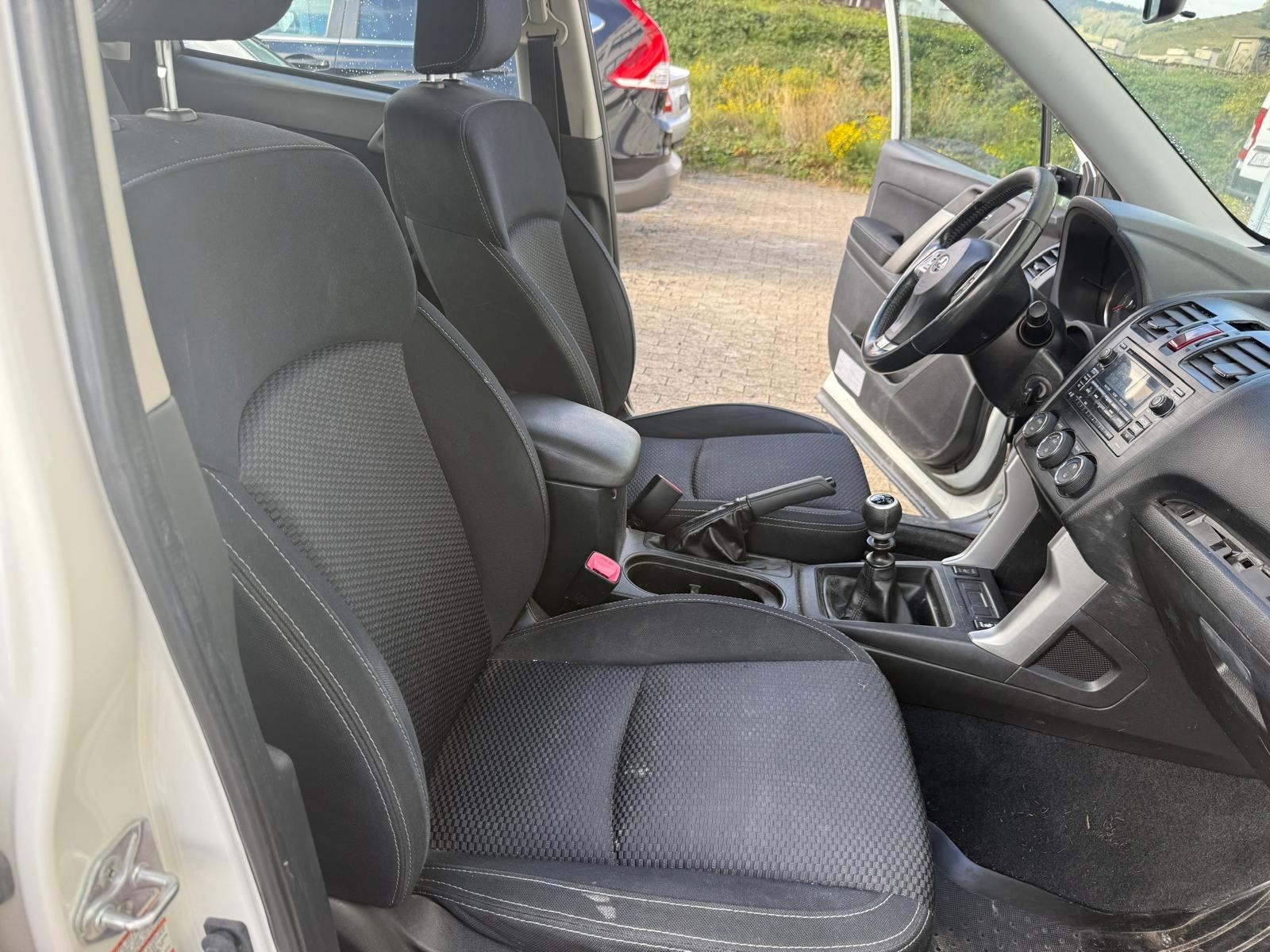 SUBARU Forester 2.0D Luxury-image-6