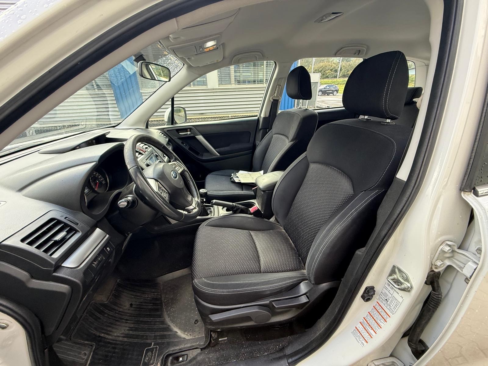 SUBARU Forester 2.0D Luxury-image-9