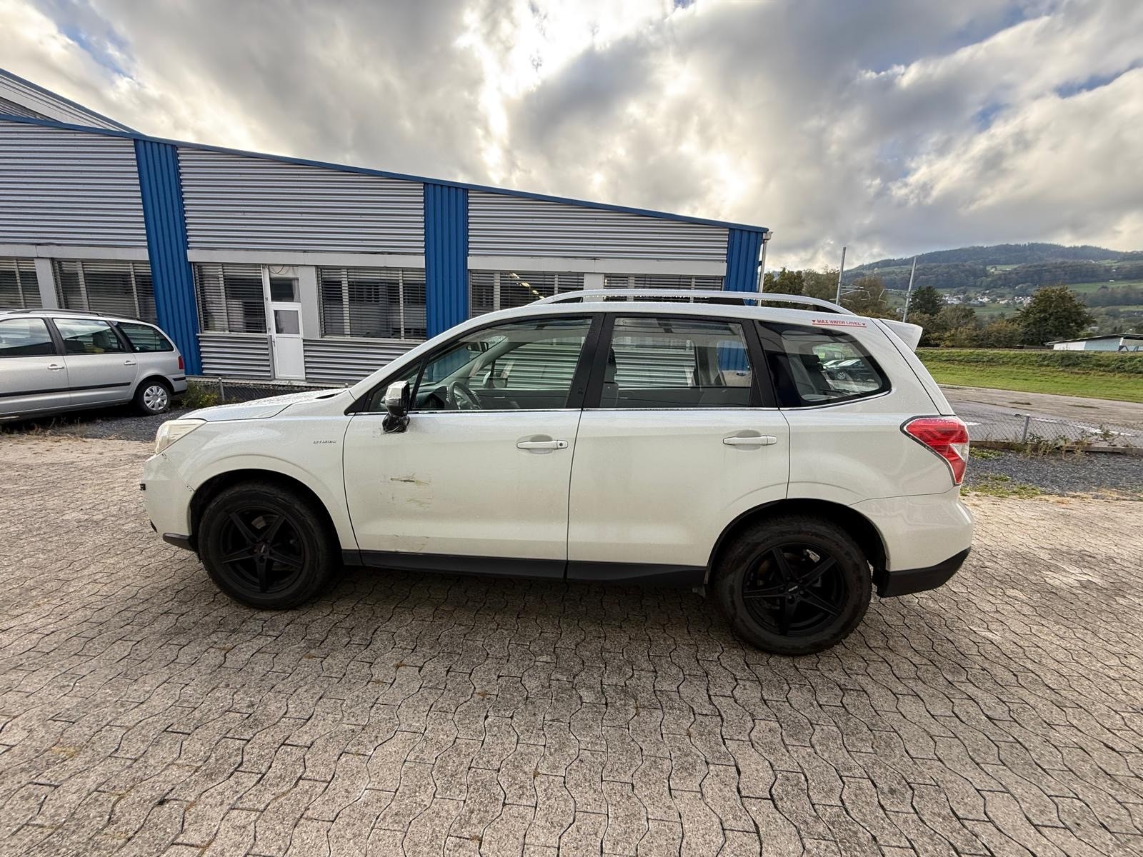 SUBARU Forester 2.0D Luxury-image-4