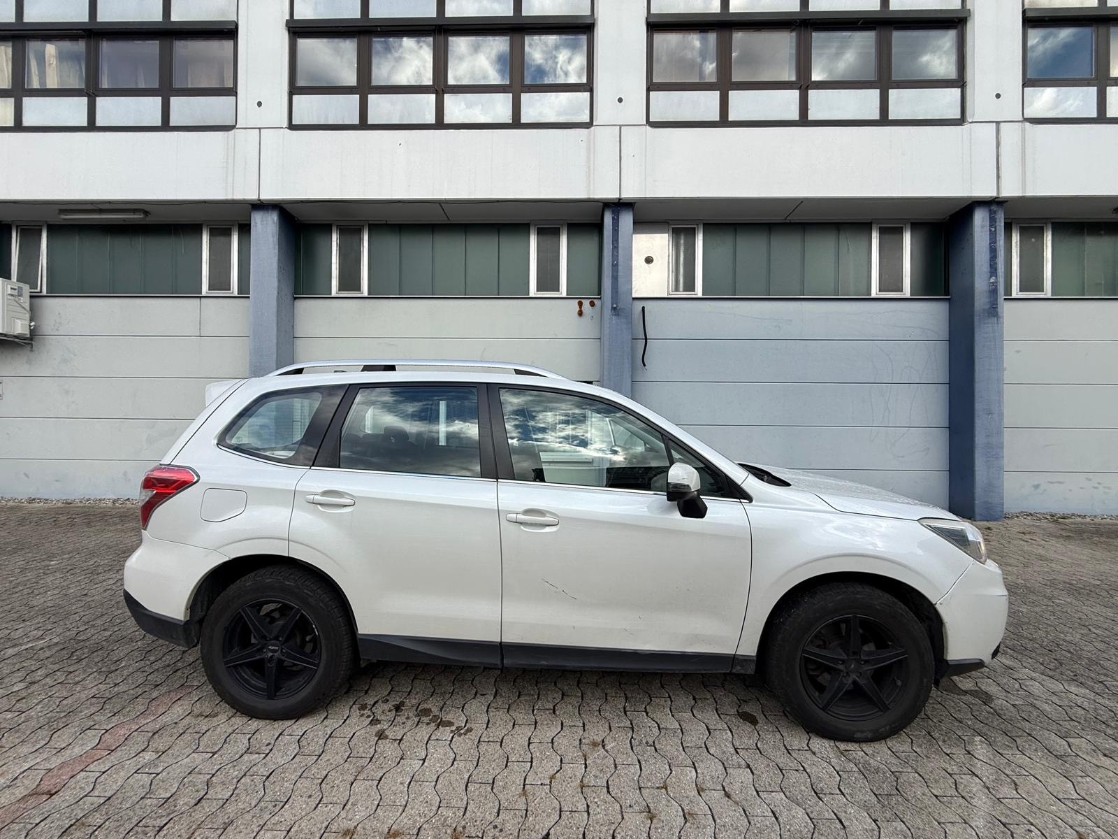 SUBARU Forester 2.0D Luxury-image-5