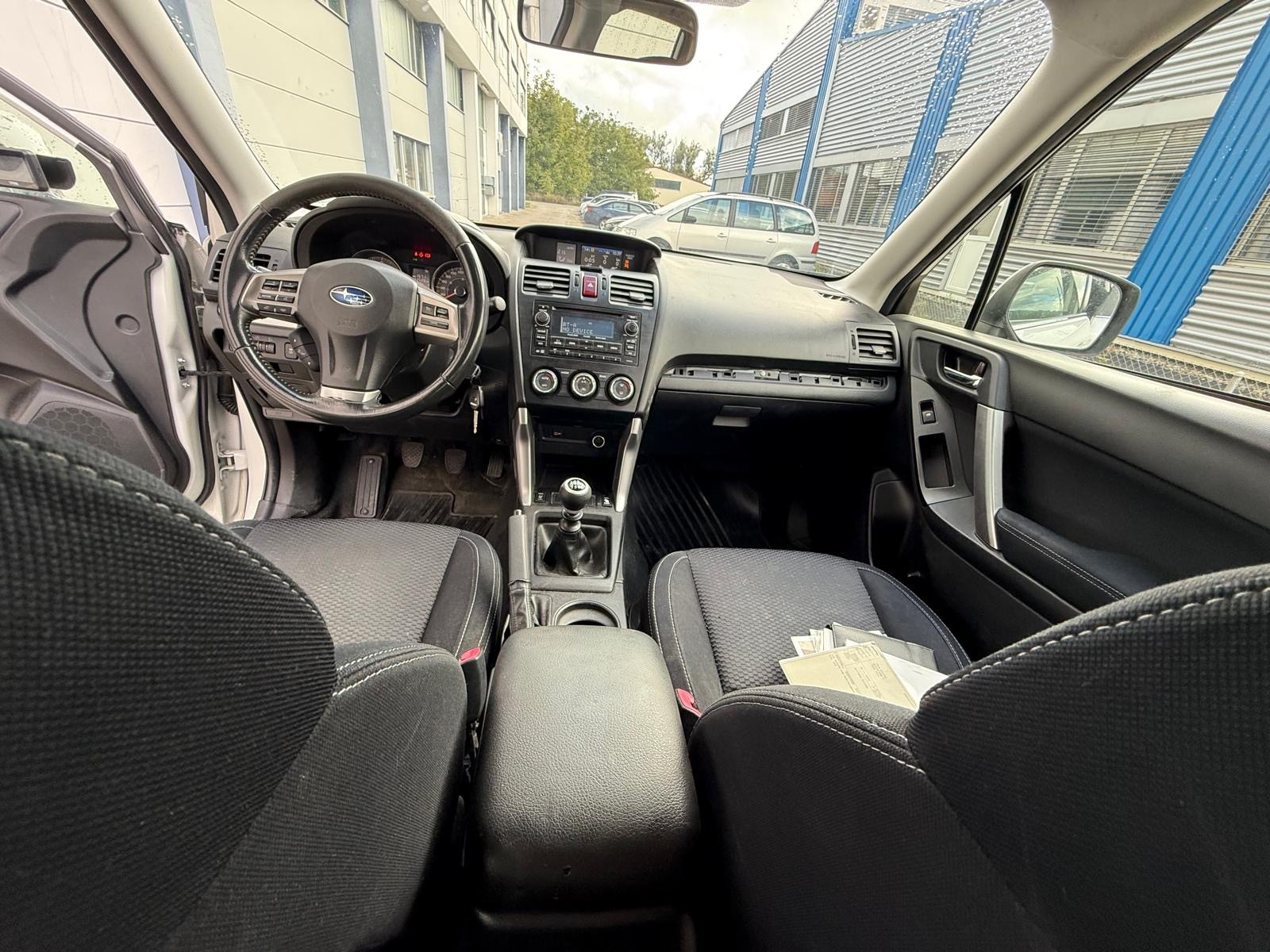 SUBARU Forester 2.0D Luxury-image-10
