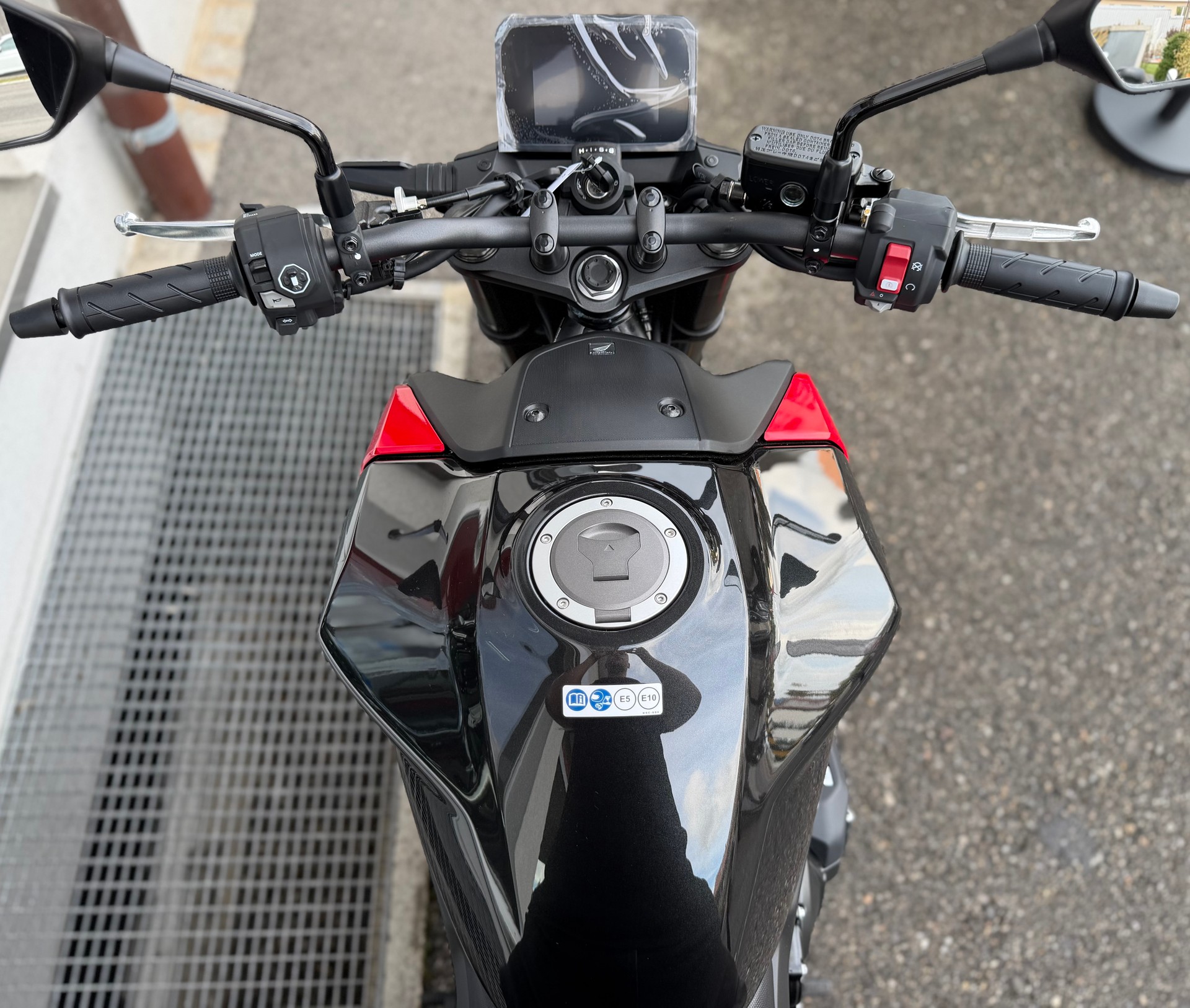 HONDA CB 750 Hornet E-Clutch *** 2027 ***-image-8