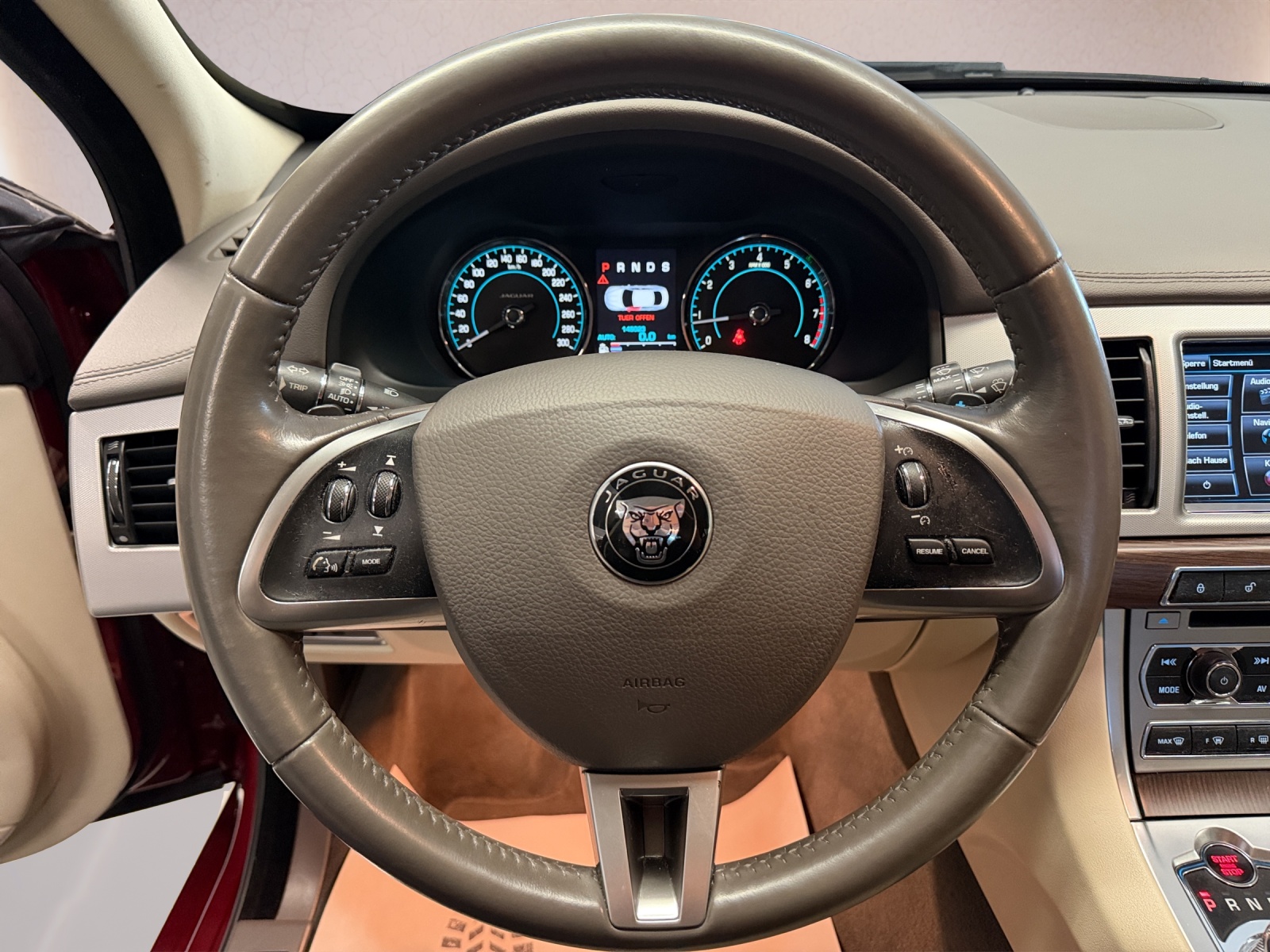 JAGUAR XF 3.0 V6 S/C Premium Luxury 4x4-image-10