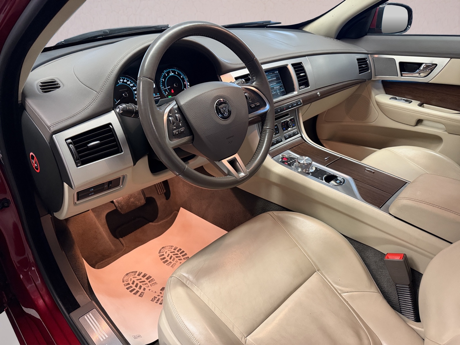 JAGUAR XF 3.0 V6 S/C Premium Luxury 4x4-image-9