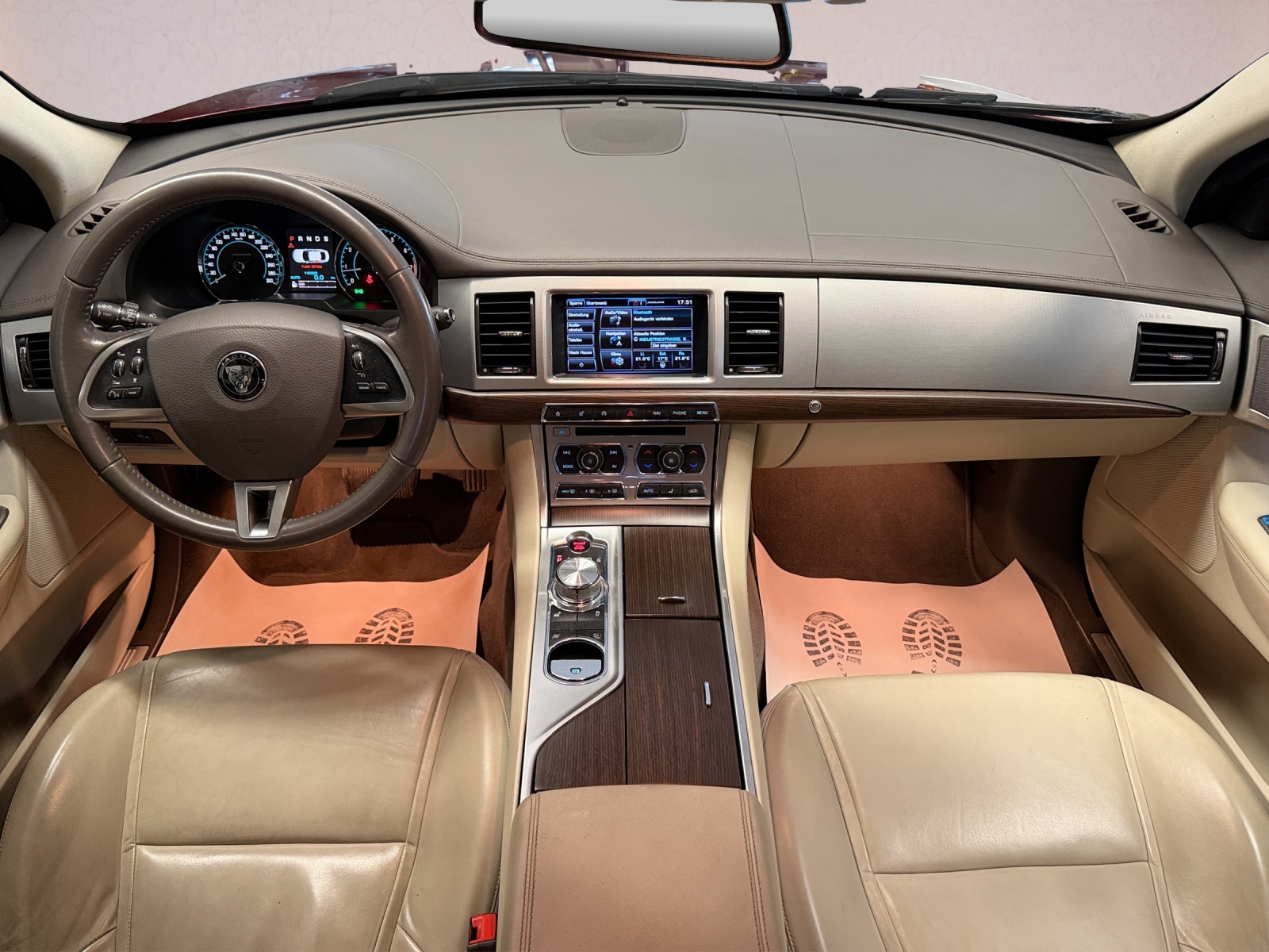 JAGUAR XF 3.0 V6 S/C Premium Luxury 4x4-image-3