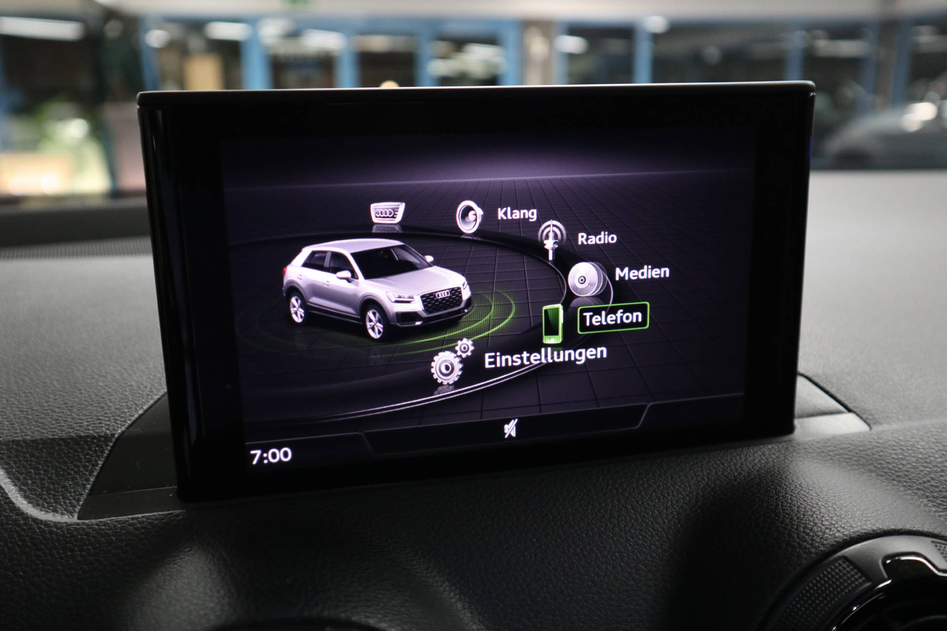 AUDI Q2 1.4 TFSI Design-image-13