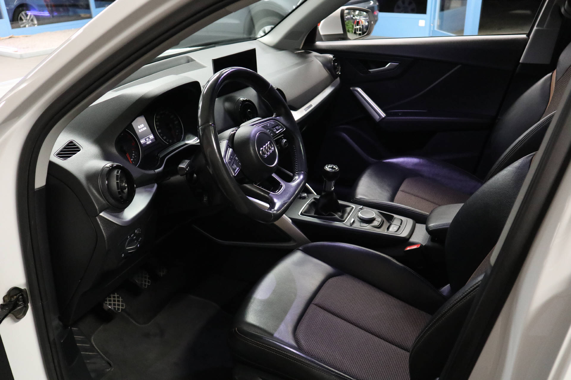 AUDI Q2 1.4 TFSI Design-image-10