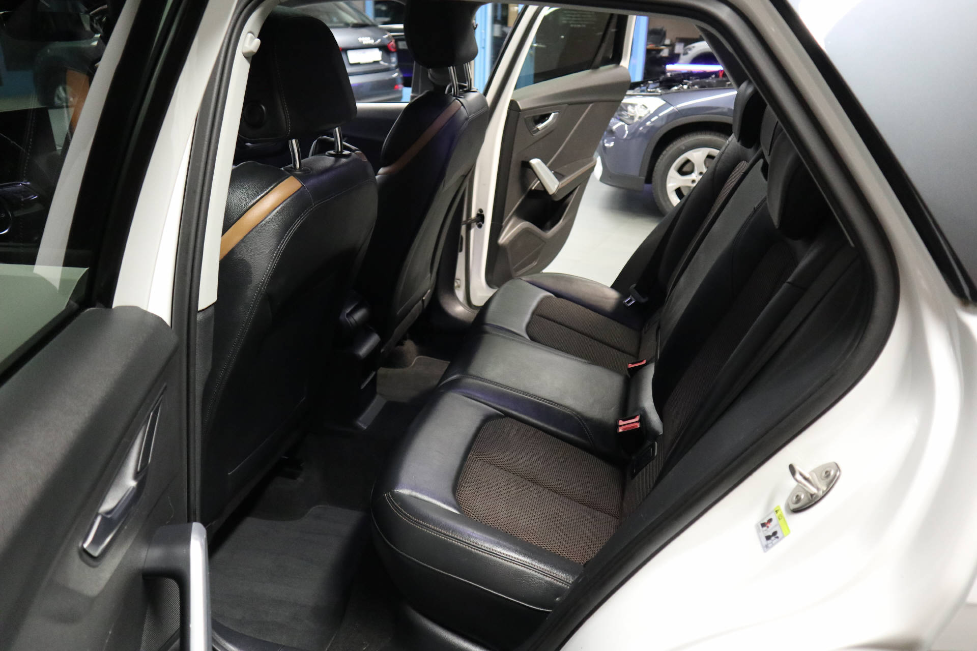 AUDI Q2 1.4 TFSI Design-image-9