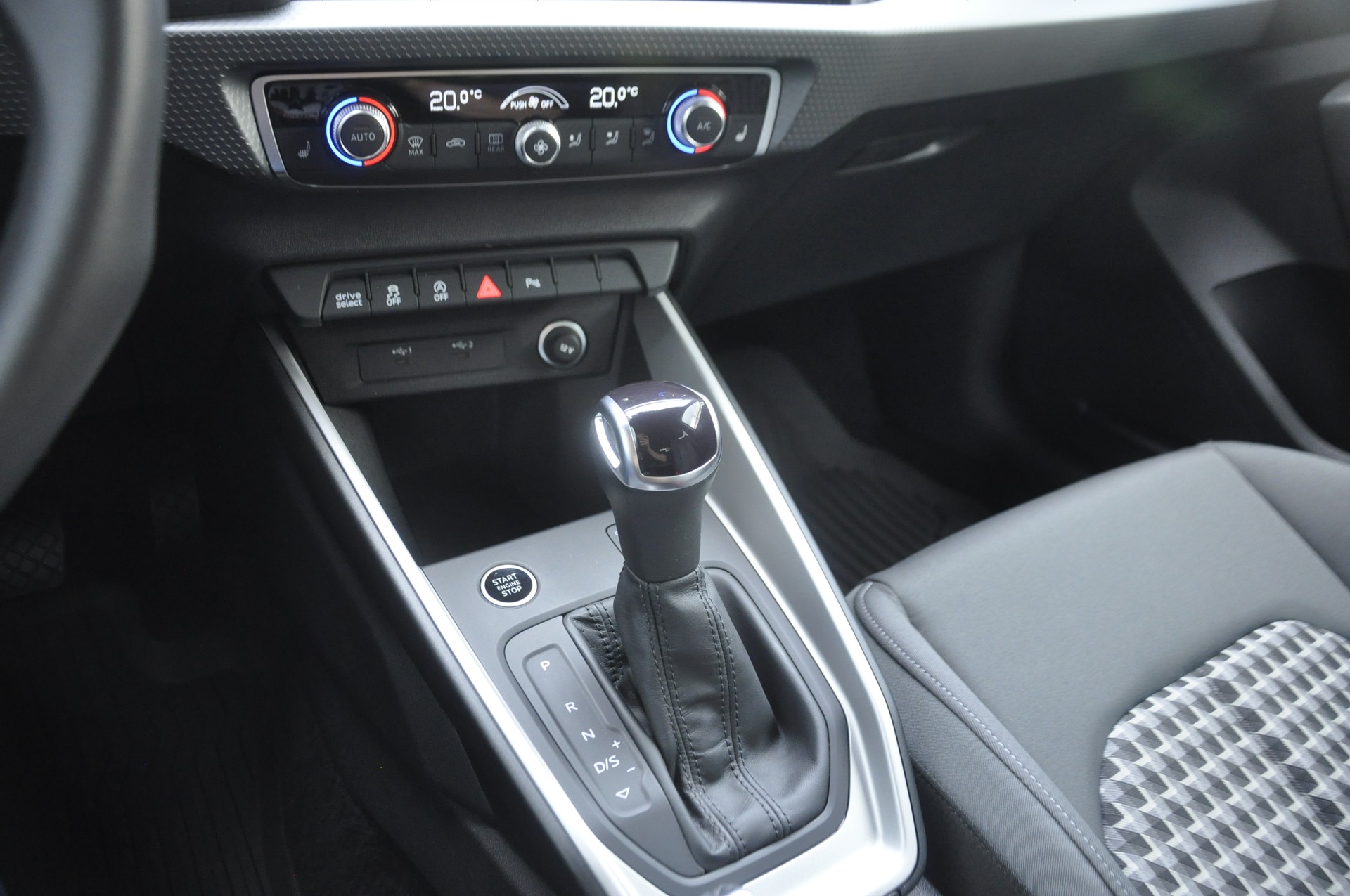 AUDI A1 Sportback 30 TFSI S-tronic-image-13