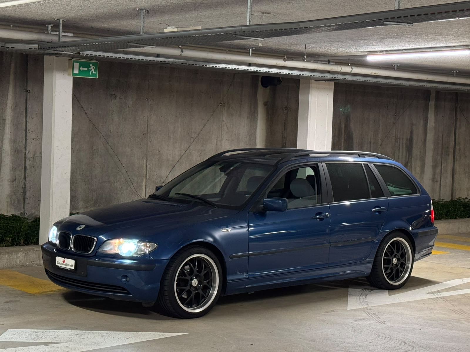 Car photo