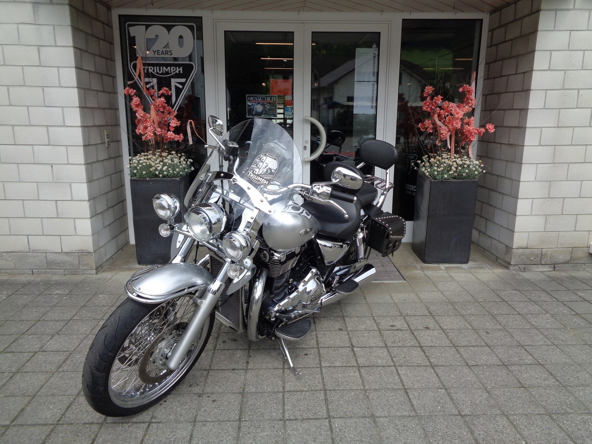 TRIUMPH Thunderbird 1700 ABS mit Speichenrädern-showroom-element-2