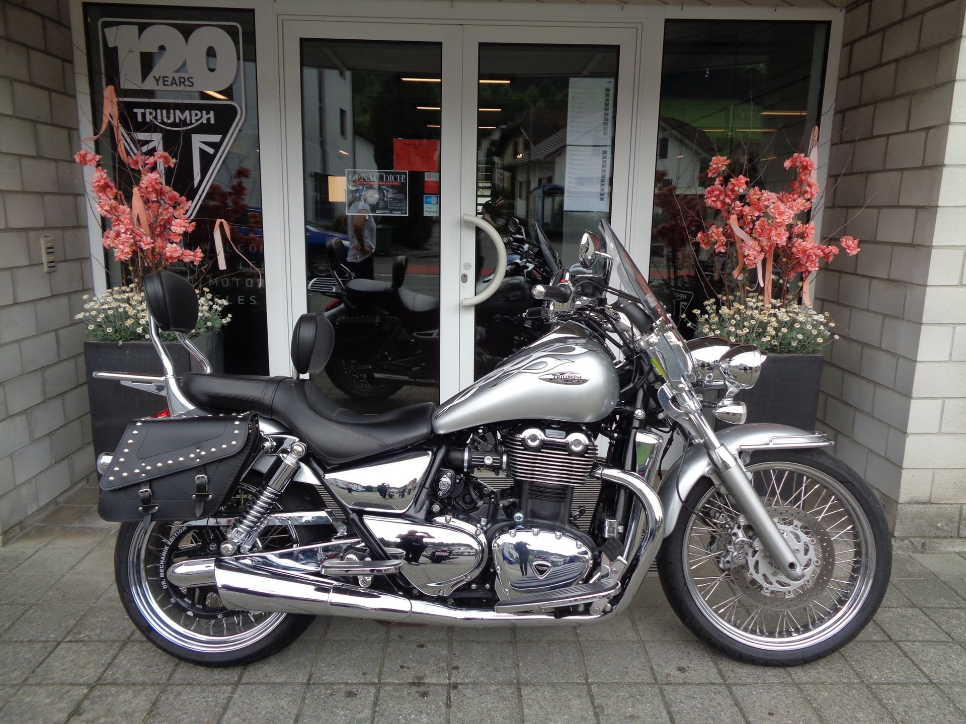 TRIUMPH Thunderbird 1700 ABS mit Speichenrädern-showroom-element-1