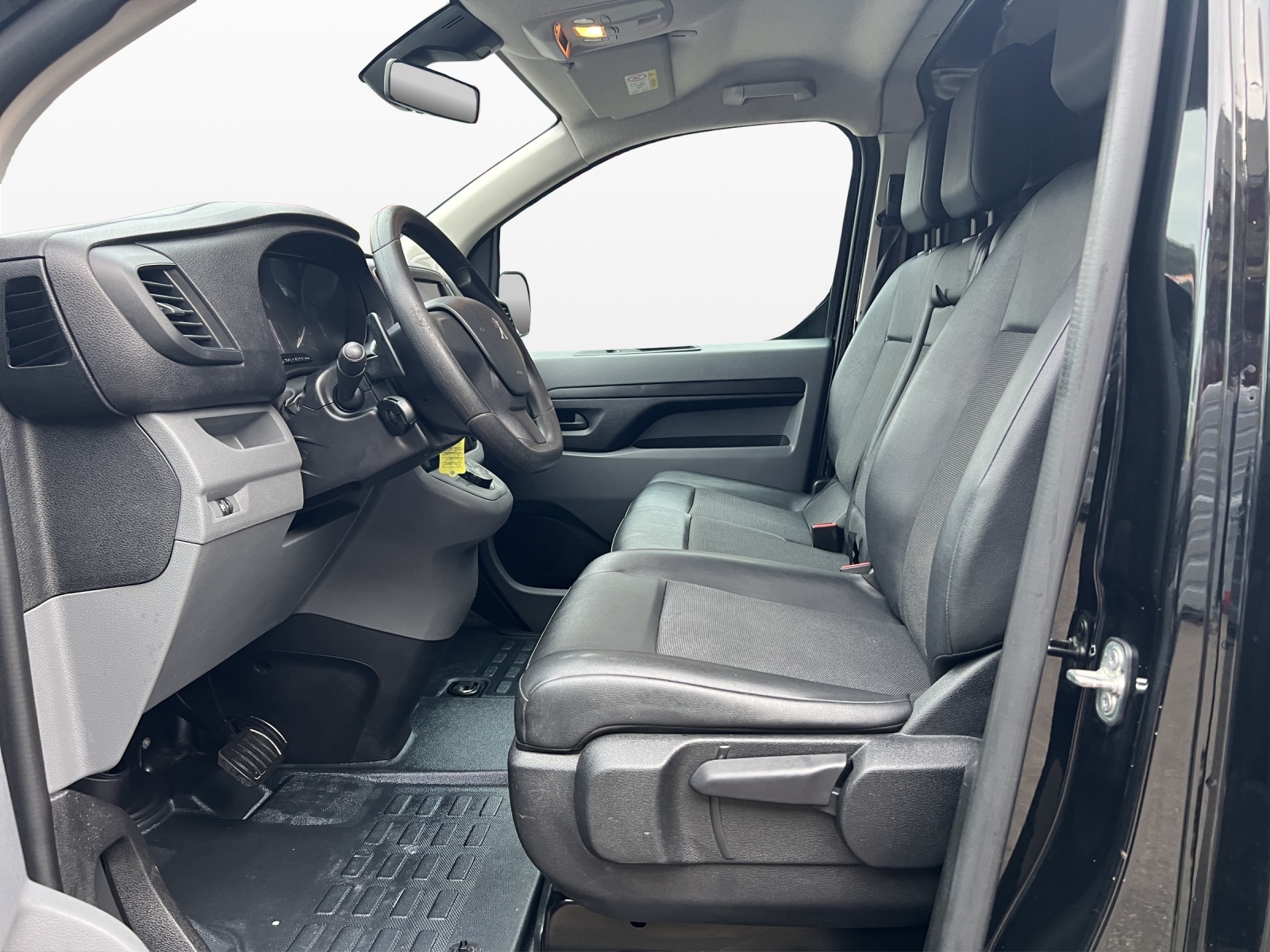 PEUGEOT Expert 2.0 BlueHDi 120 S&S Premium Standard EAT8-image-8