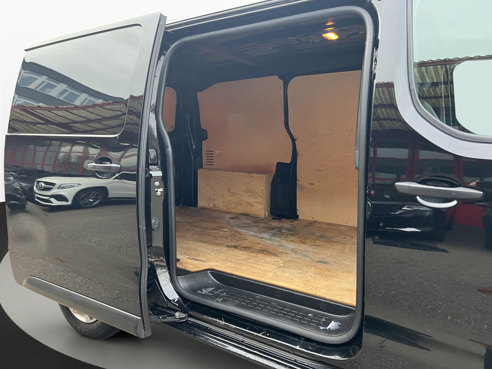 PEUGEOT Expert 2.0 BlueHDi 120 S&S Premium Standard EAT8-image-17