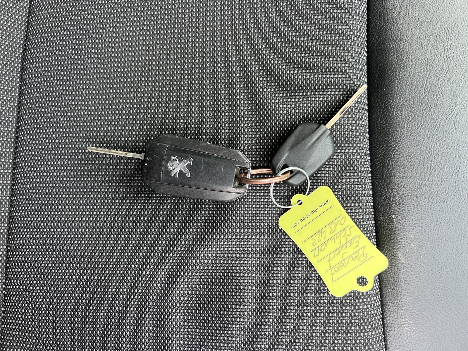 PEUGEOT Expert 2.0 BlueHDi 120 S&S Premium Standard EAT8-image-21