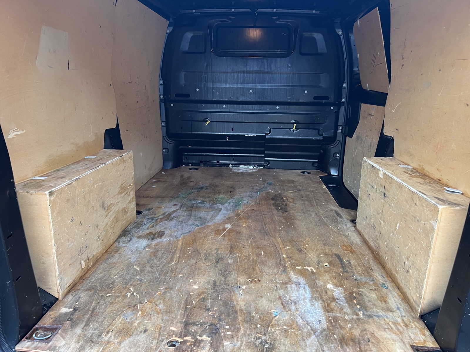 PEUGEOT Expert 2.0 BlueHDi 120 S&S Premium Standard EAT8-image-18
