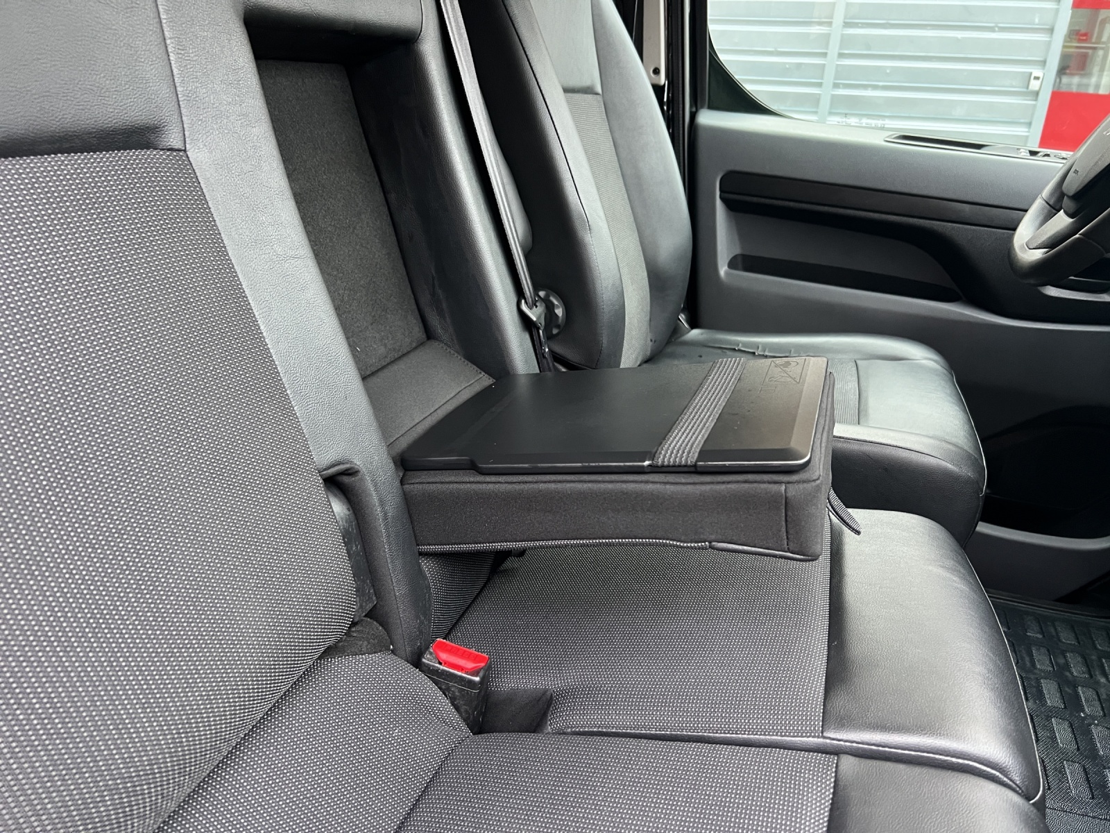 PEUGEOT Expert 2.0 BlueHDi 120 S&S Premium Standard EAT8-image-23