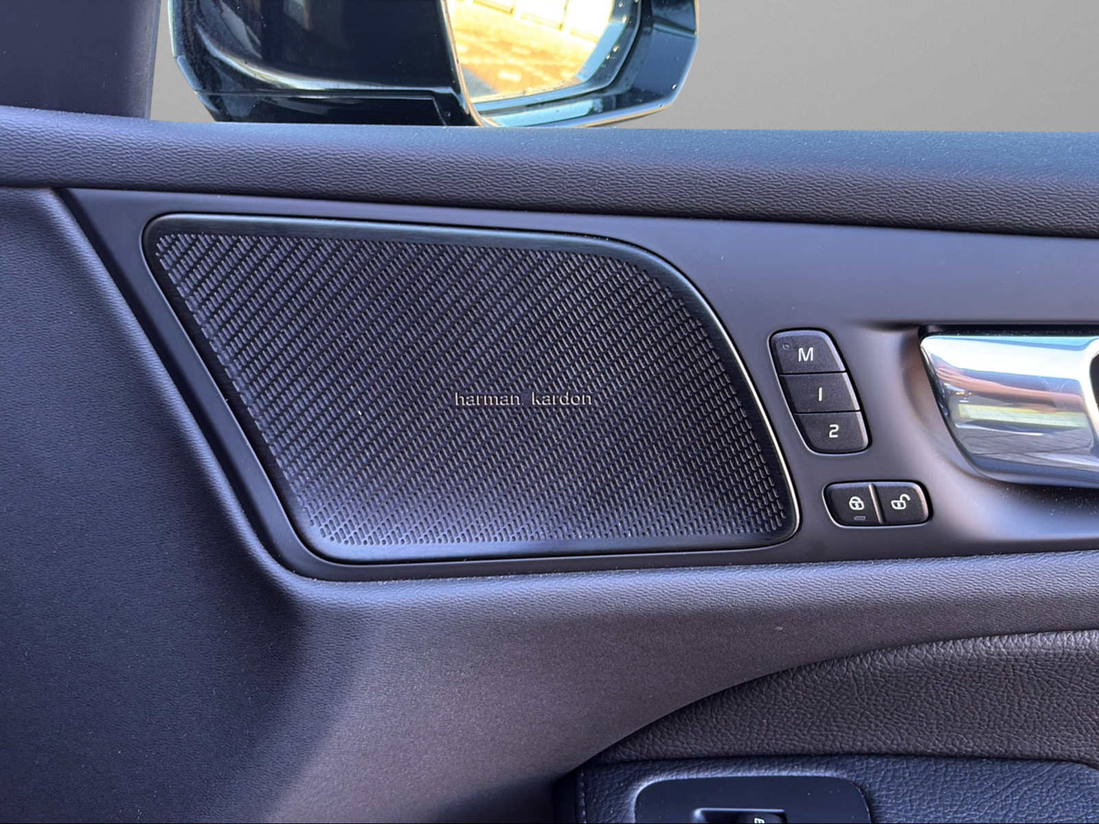 VOLVO V60 T6 eAWD Twin Engine Inscription Geartronic-image-11