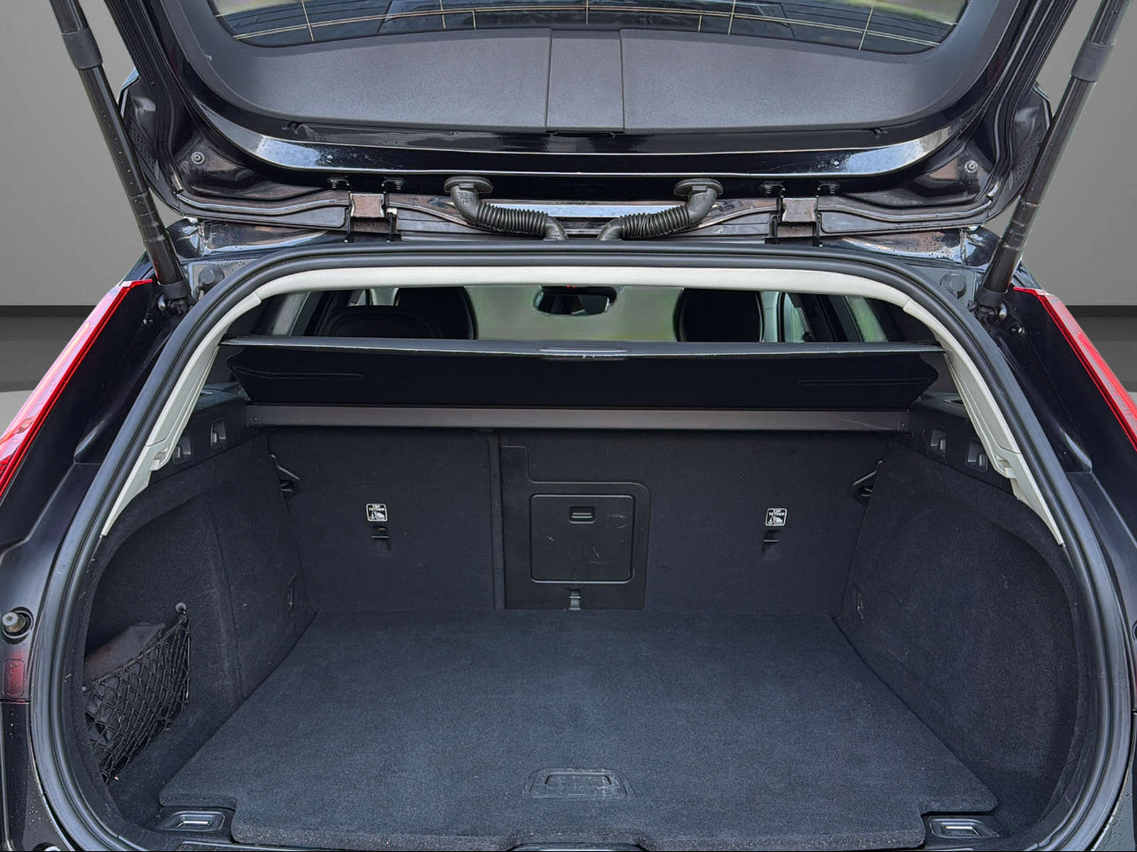 VOLVO V60 T6 eAWD Twin Engine Inscription Geartronic-image-5