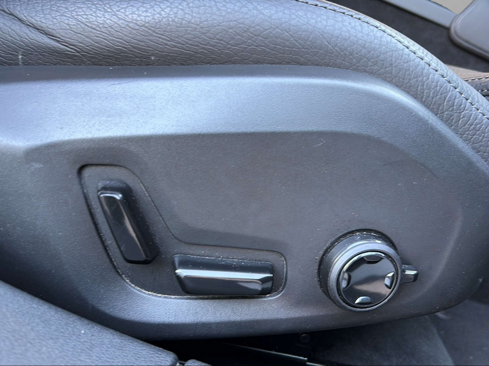 VOLVO V60 T6 eAWD Twin Engine Inscription Geartronic-image-12