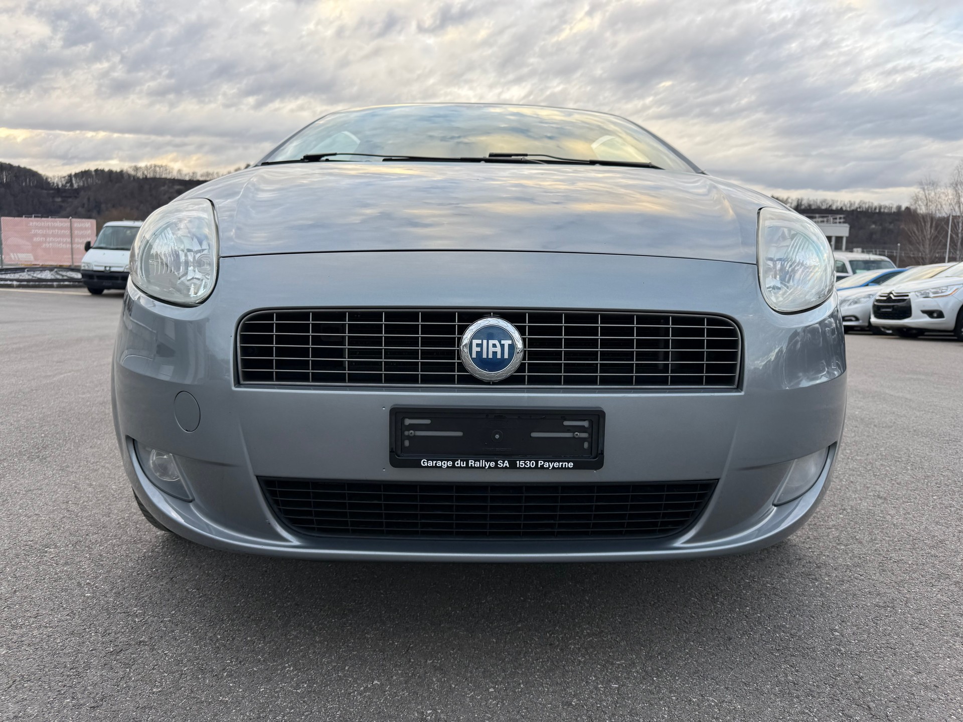 FIAT Punto 1.4 16V Dynamic-image-6