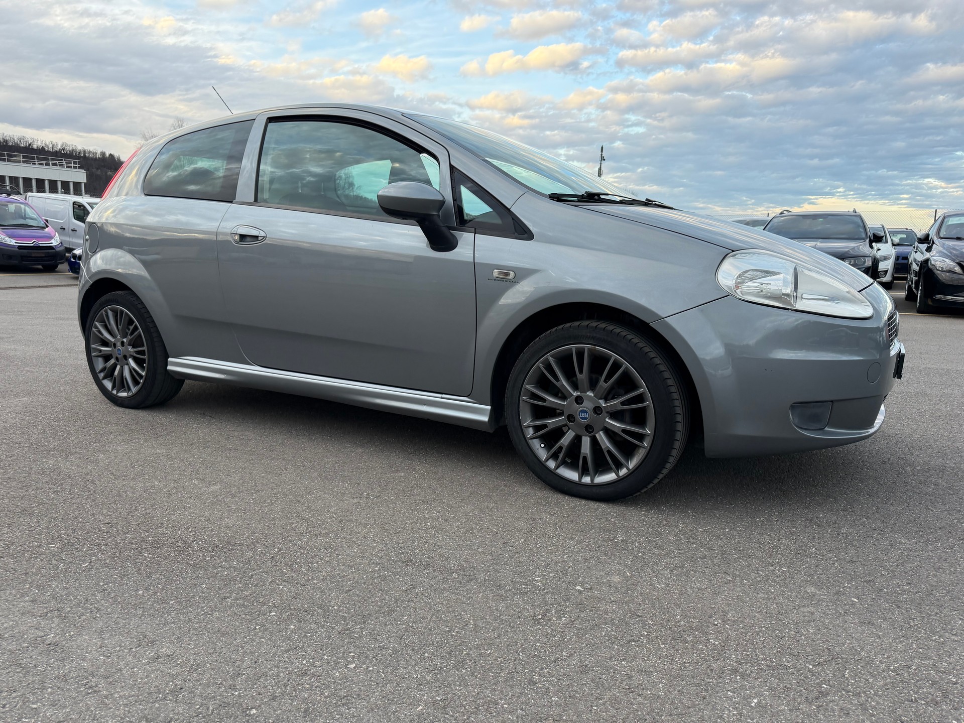 FIAT Punto 1.4 16V Dynamic-image-5