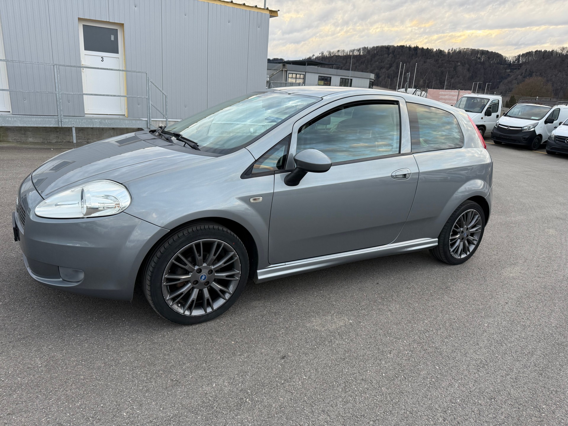 FIAT Punto 1.4 16V Dynamic-image-8