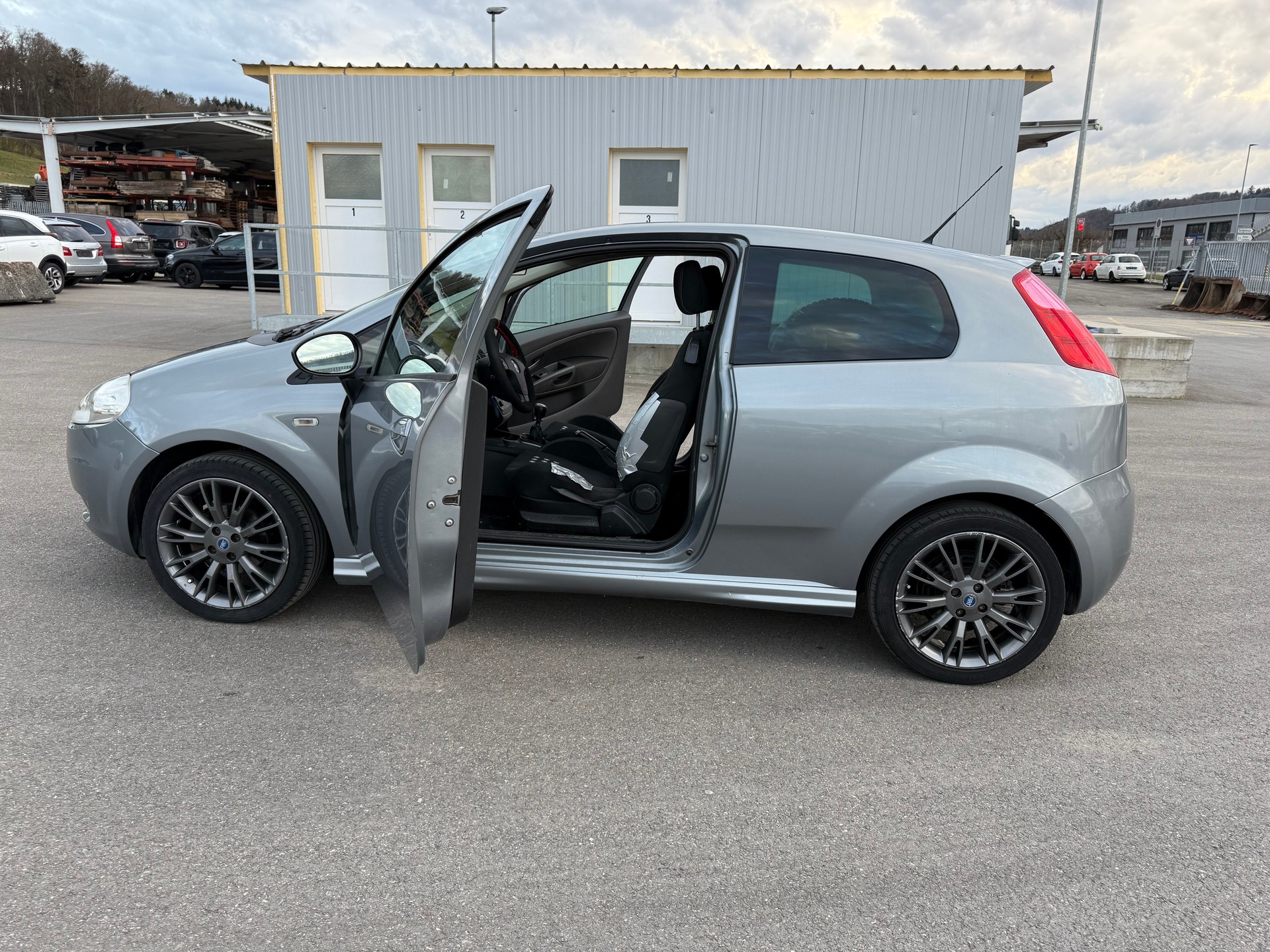 FIAT Punto 1.4 16V Dynamic-image-3